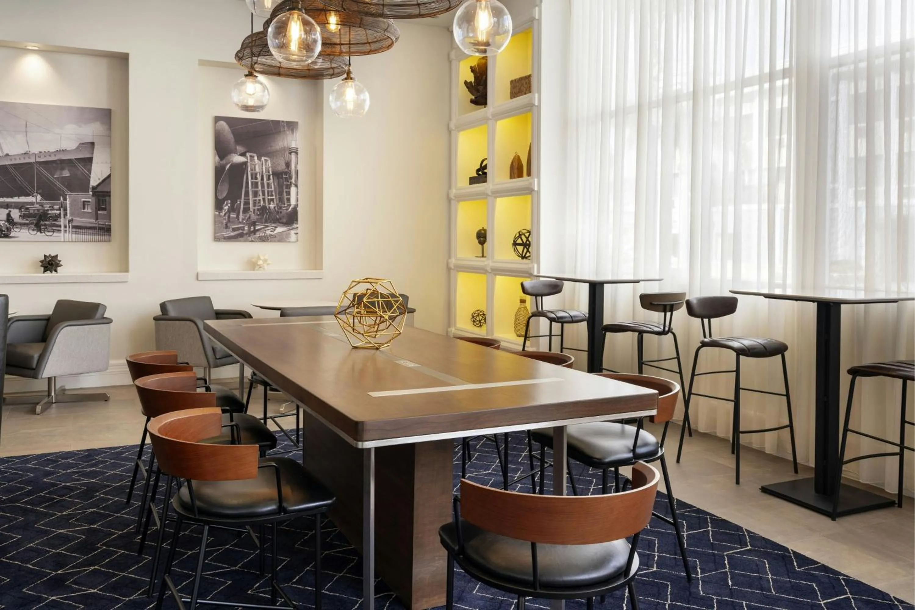 Lobby or reception in Courtyard by Marriott Long Beach Downtown