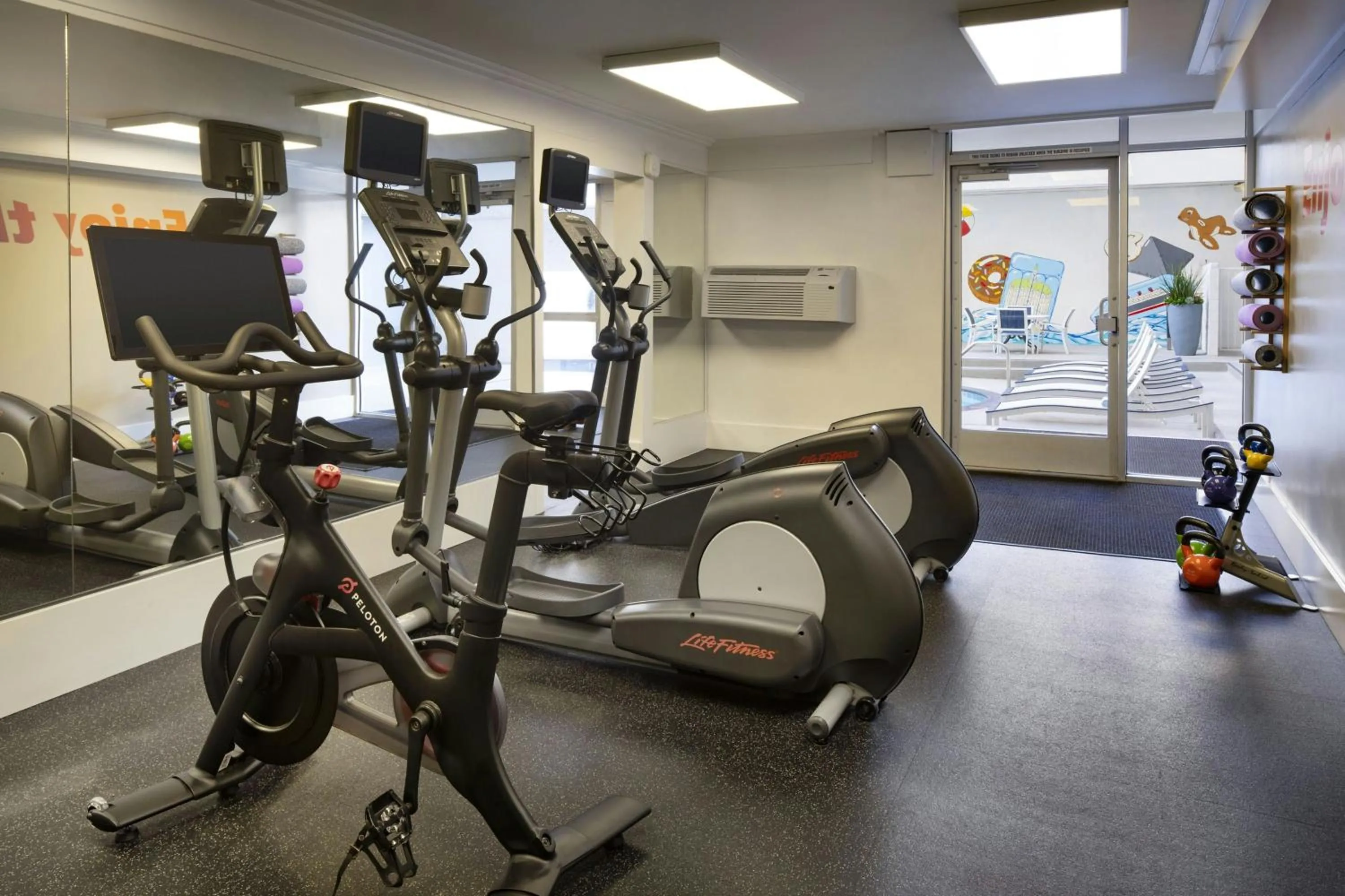 Fitness centre/facilities in Courtyard by Marriott Long Beach Downtown