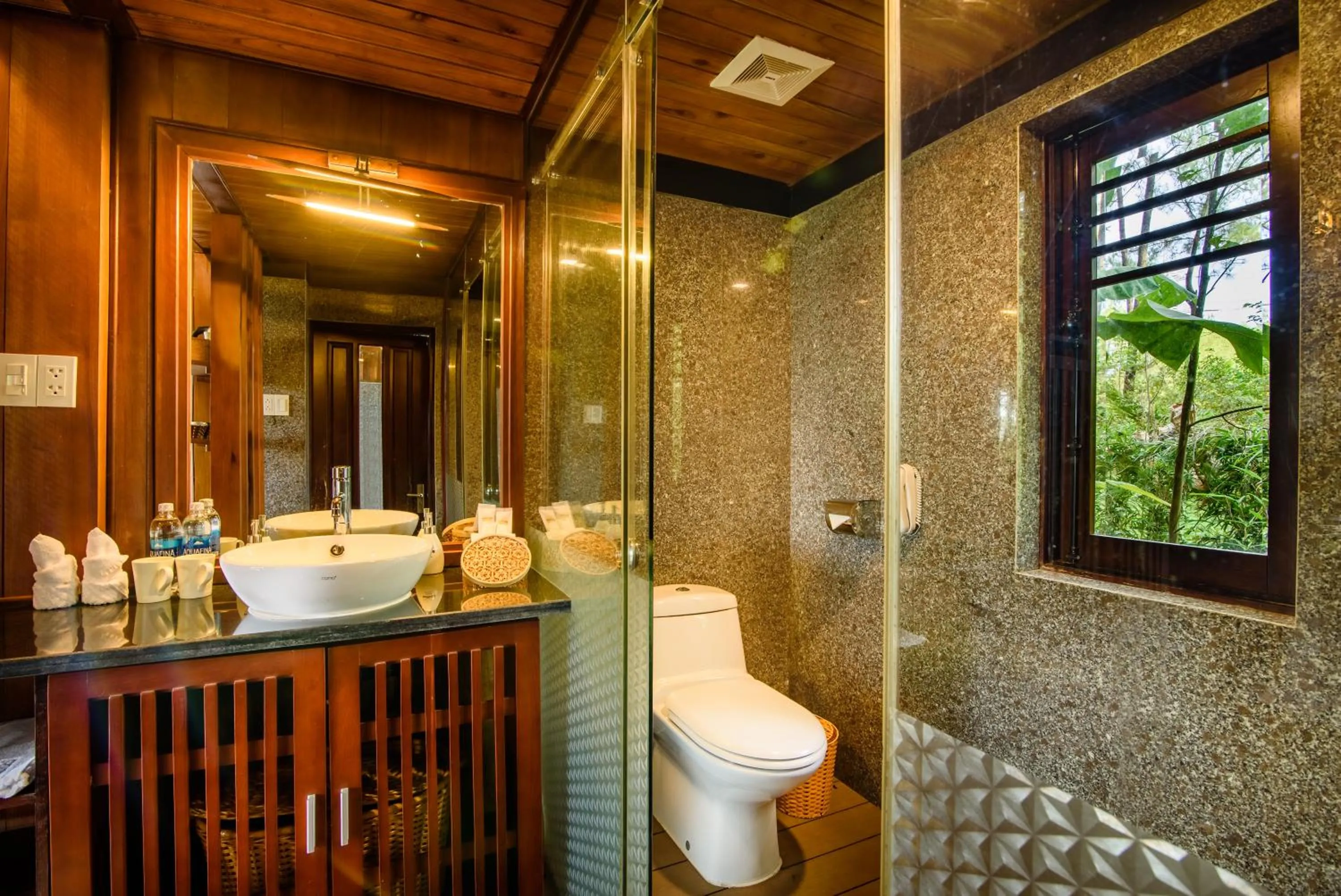 Shower in Sankofa Village Hill Resort & Spa