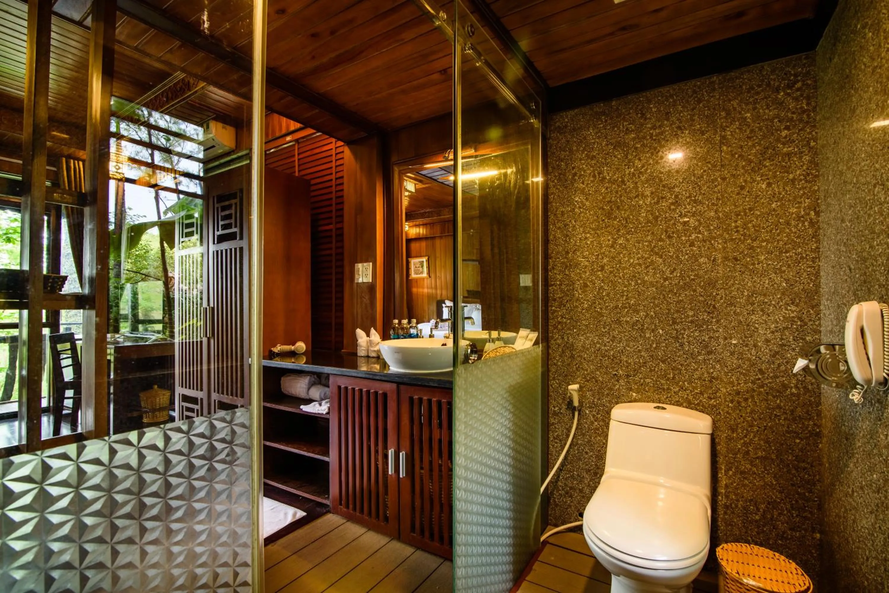 Toilet in Sankofa Village Hill Resort & Spa