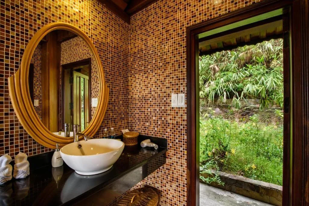Bathroom in Sankofa Village Hill Resort & Spa