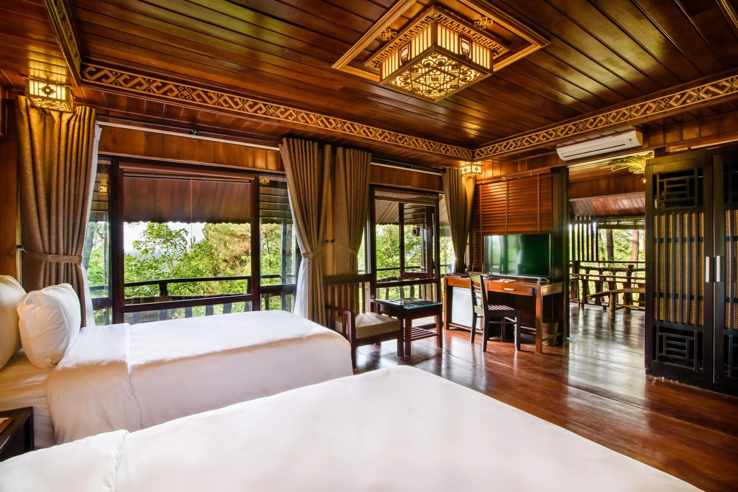 TV and multimedia in Sankofa Village Hill Resort & Spa