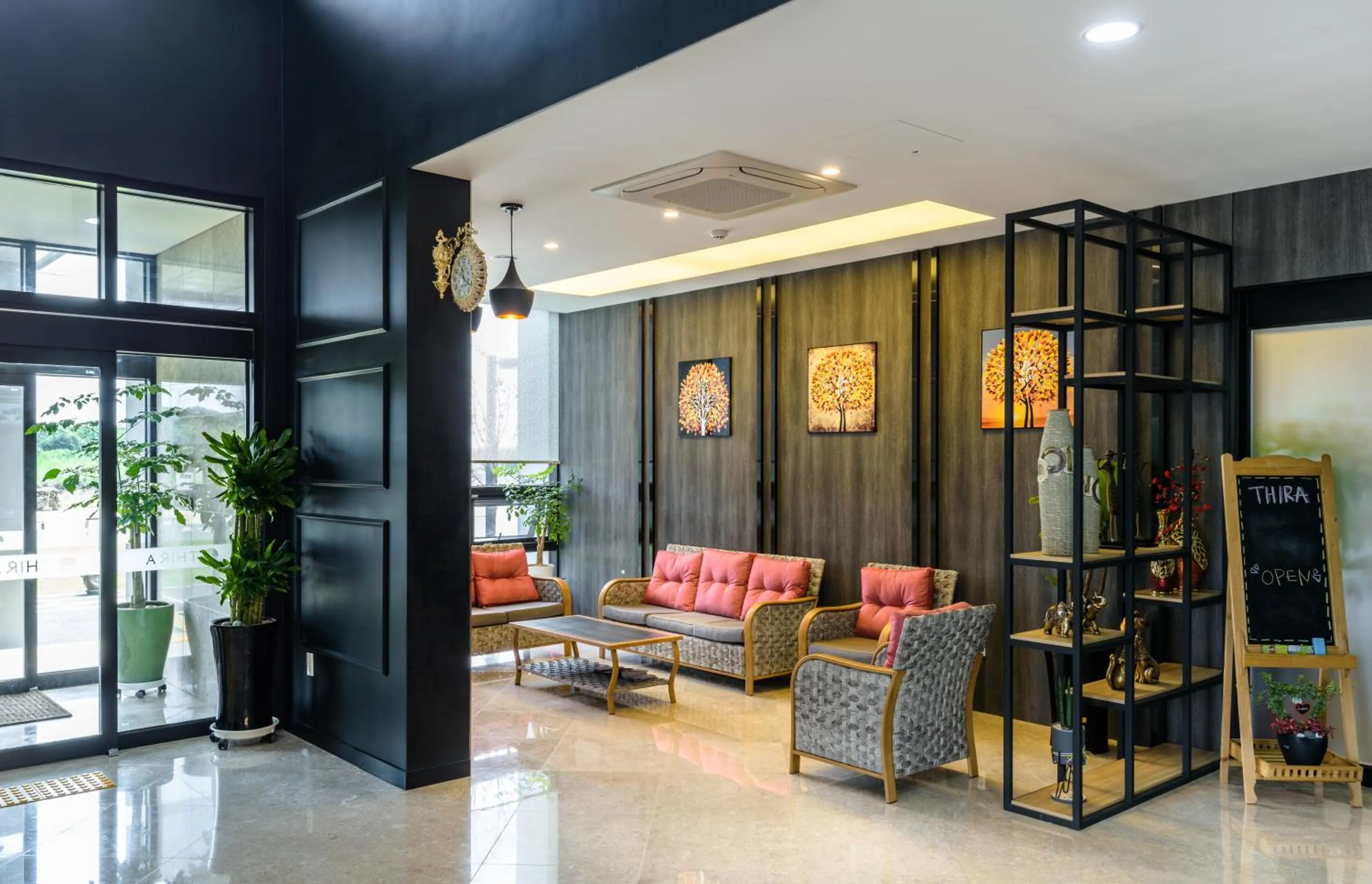 Living room in Thira Hotel