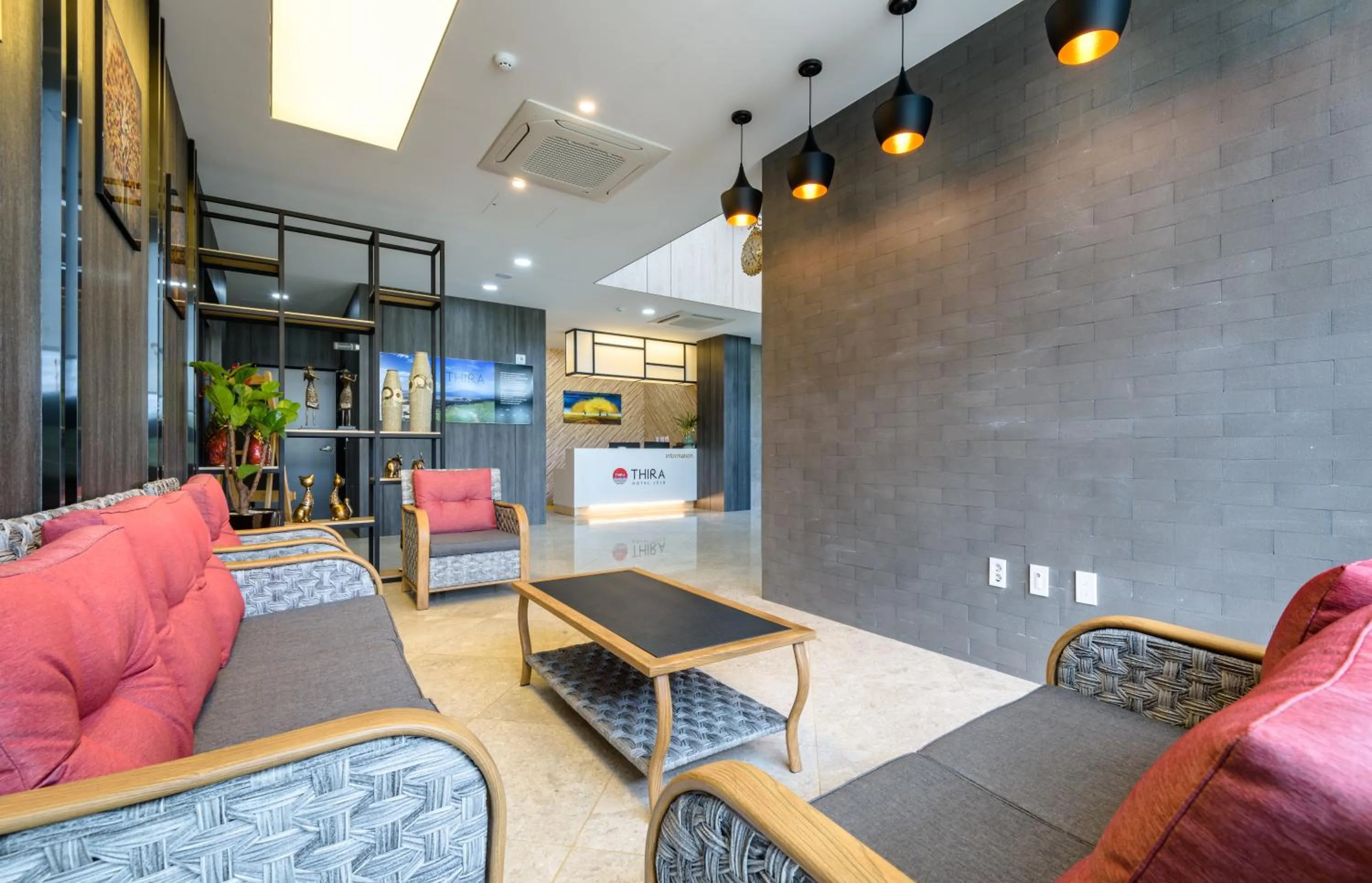 Living room in Thira Hotel