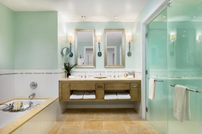 Shower in Terranea Resort