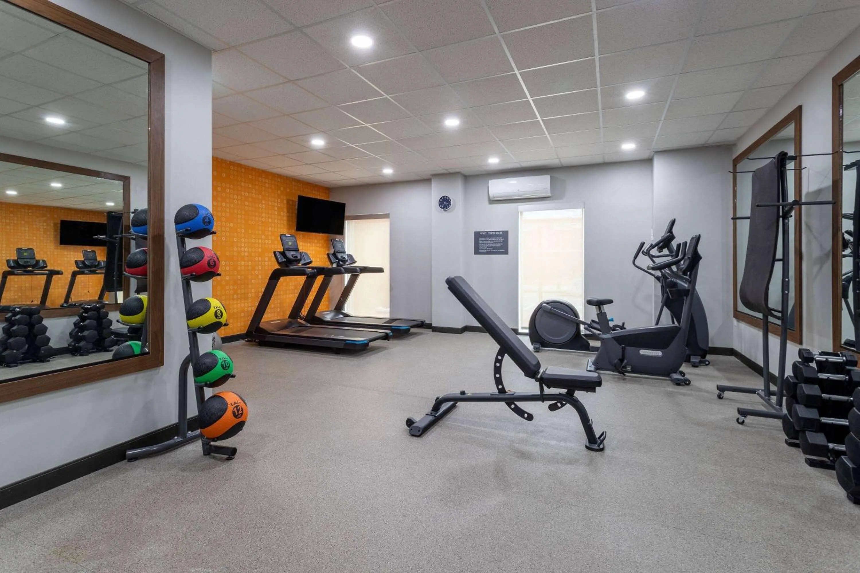 Fitness centre/facilities in La Quinta Inn & Suites by Wyndham Augusta Fort Eisenhower