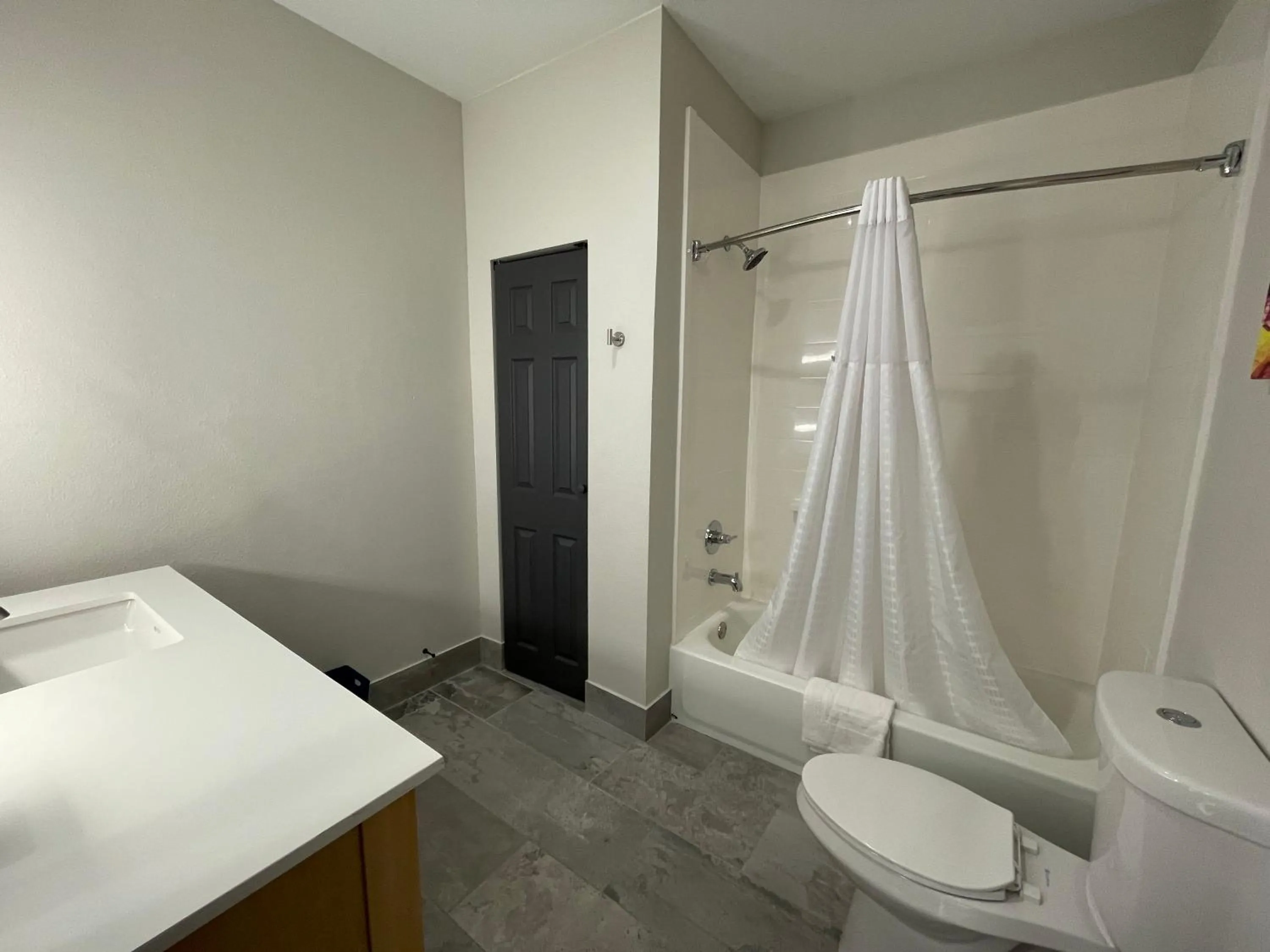 Shower in La Quinta Inn & Suites by Wyndham Augusta Fort Eisenhower