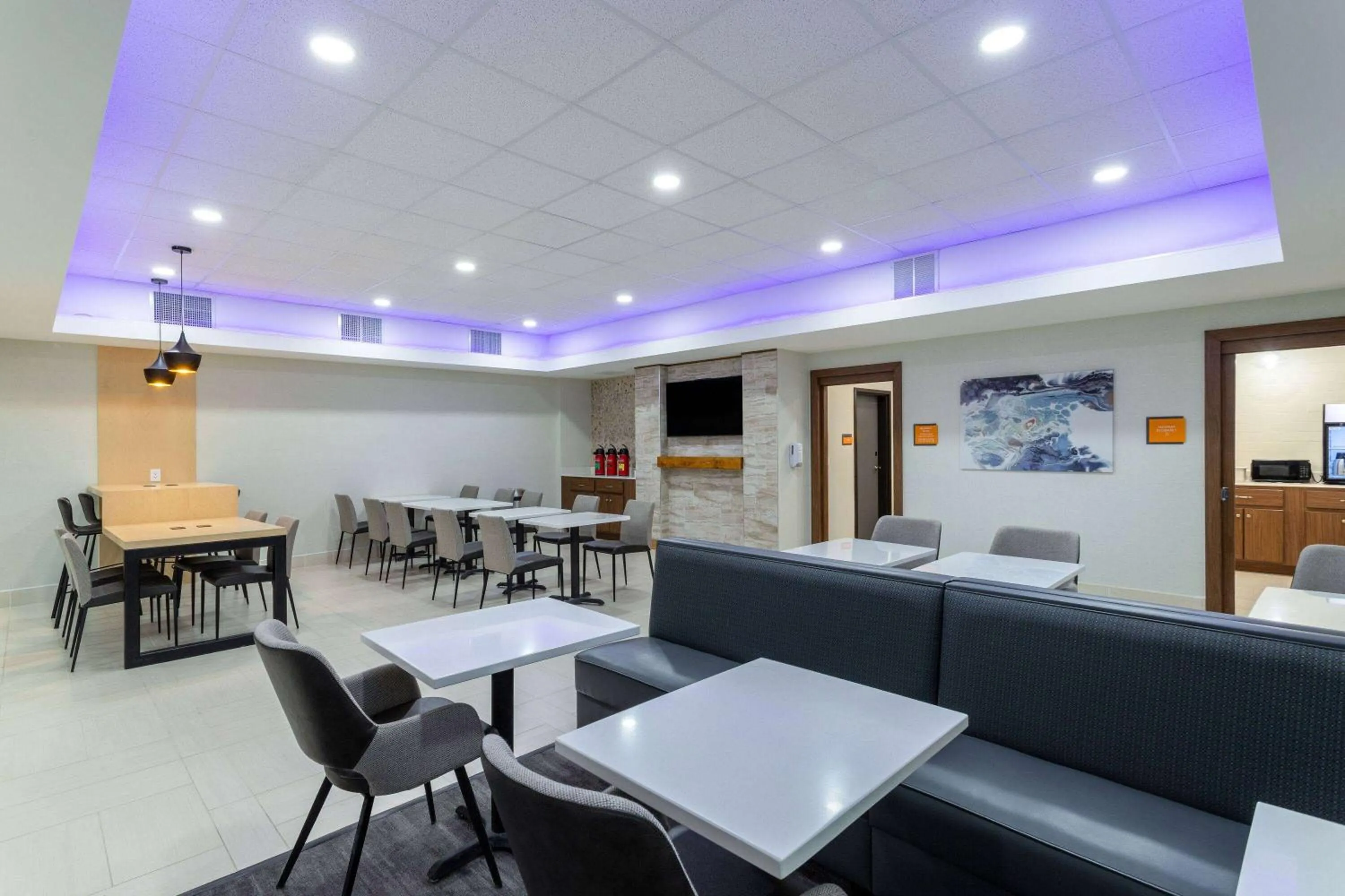 Breakfast in La Quinta Inn & Suites by Wyndham Augusta Fort Eisenhower