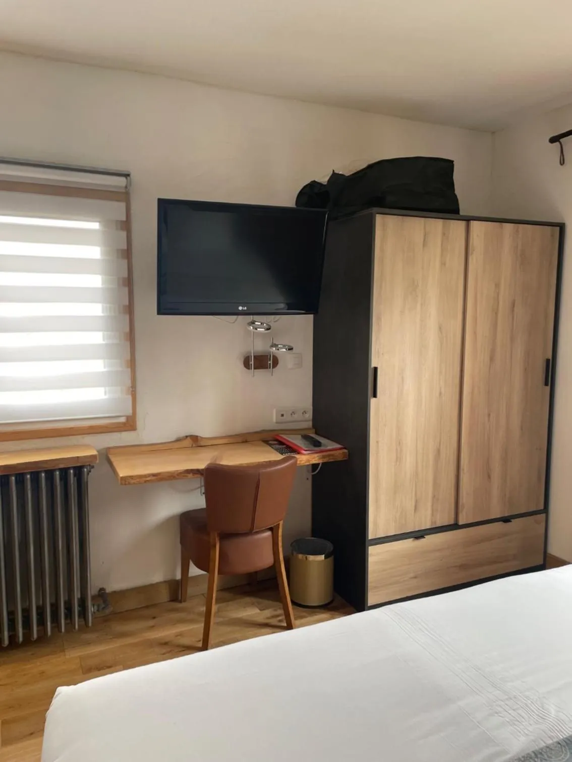 Bedroom, Bed in Hôtel Chastellares