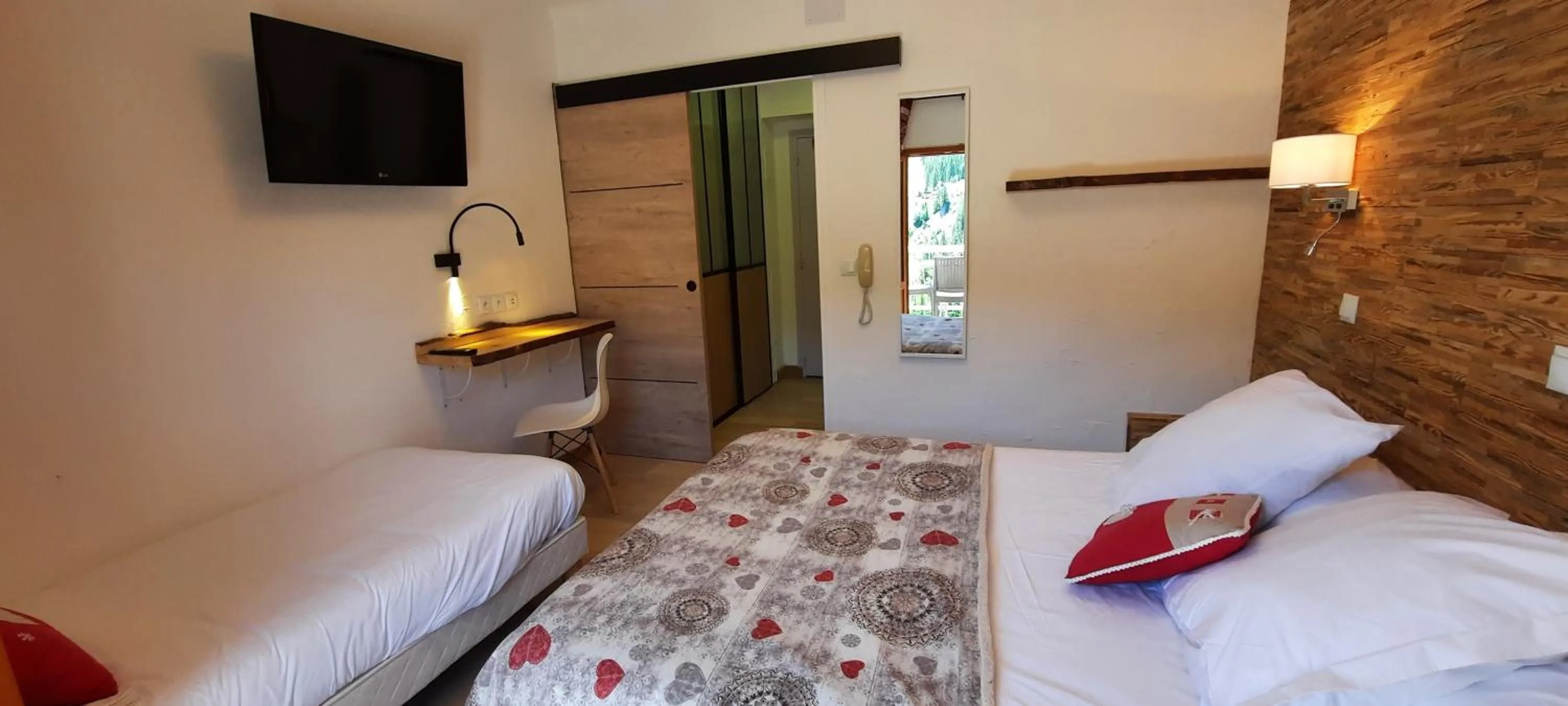 Bed in Hôtel Chastellares