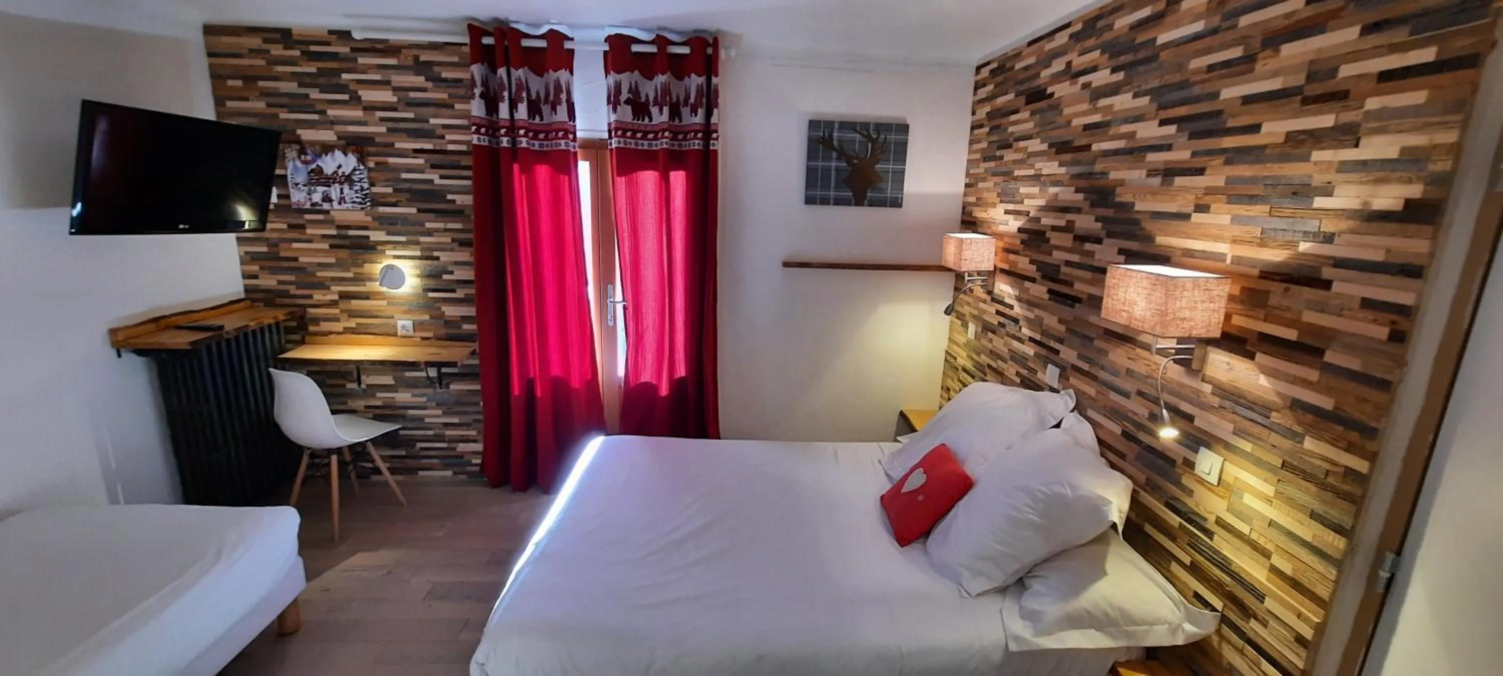 Bed in Hôtel Chastellares