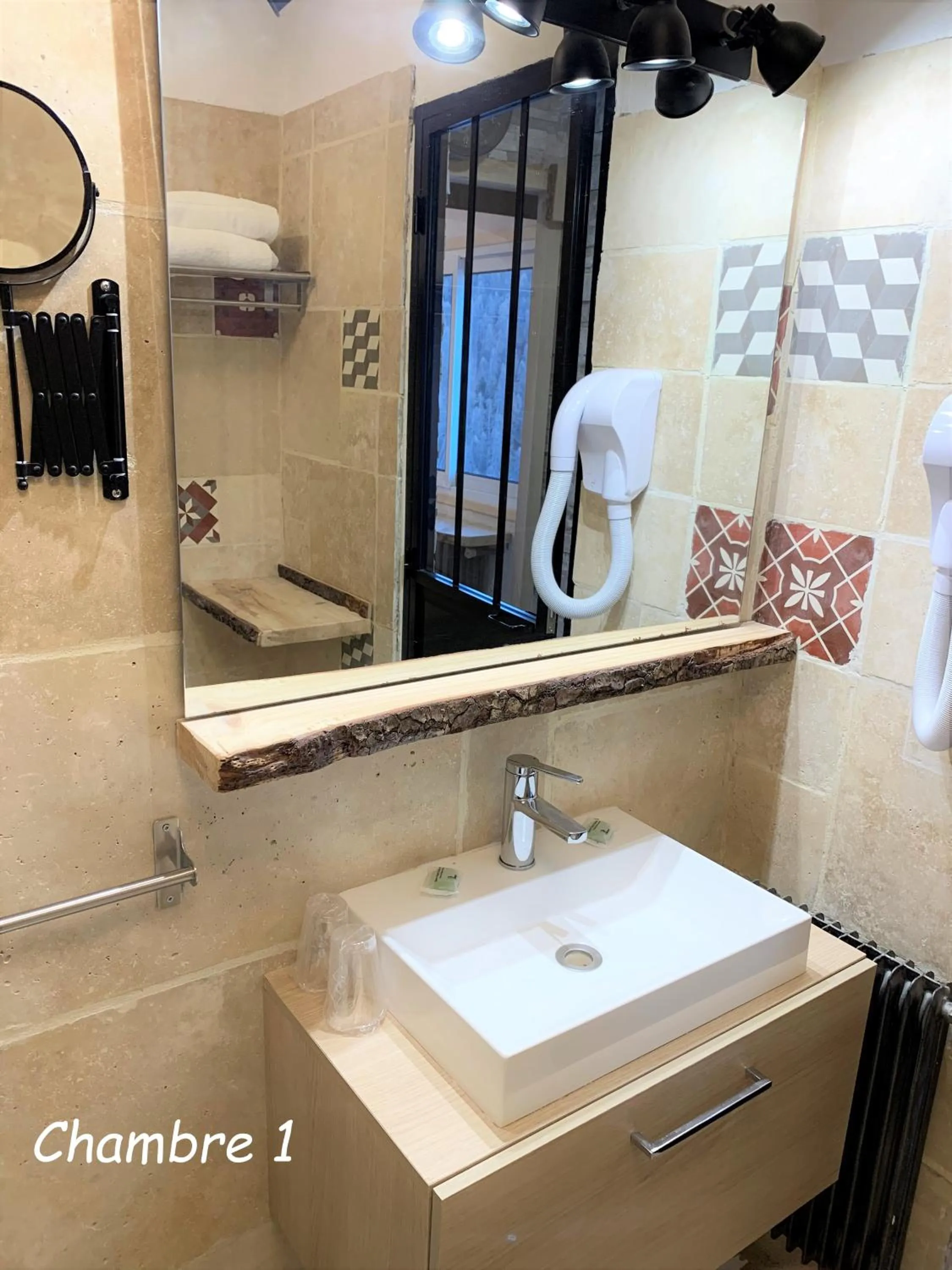 Bathroom in Hôtel Chastellares