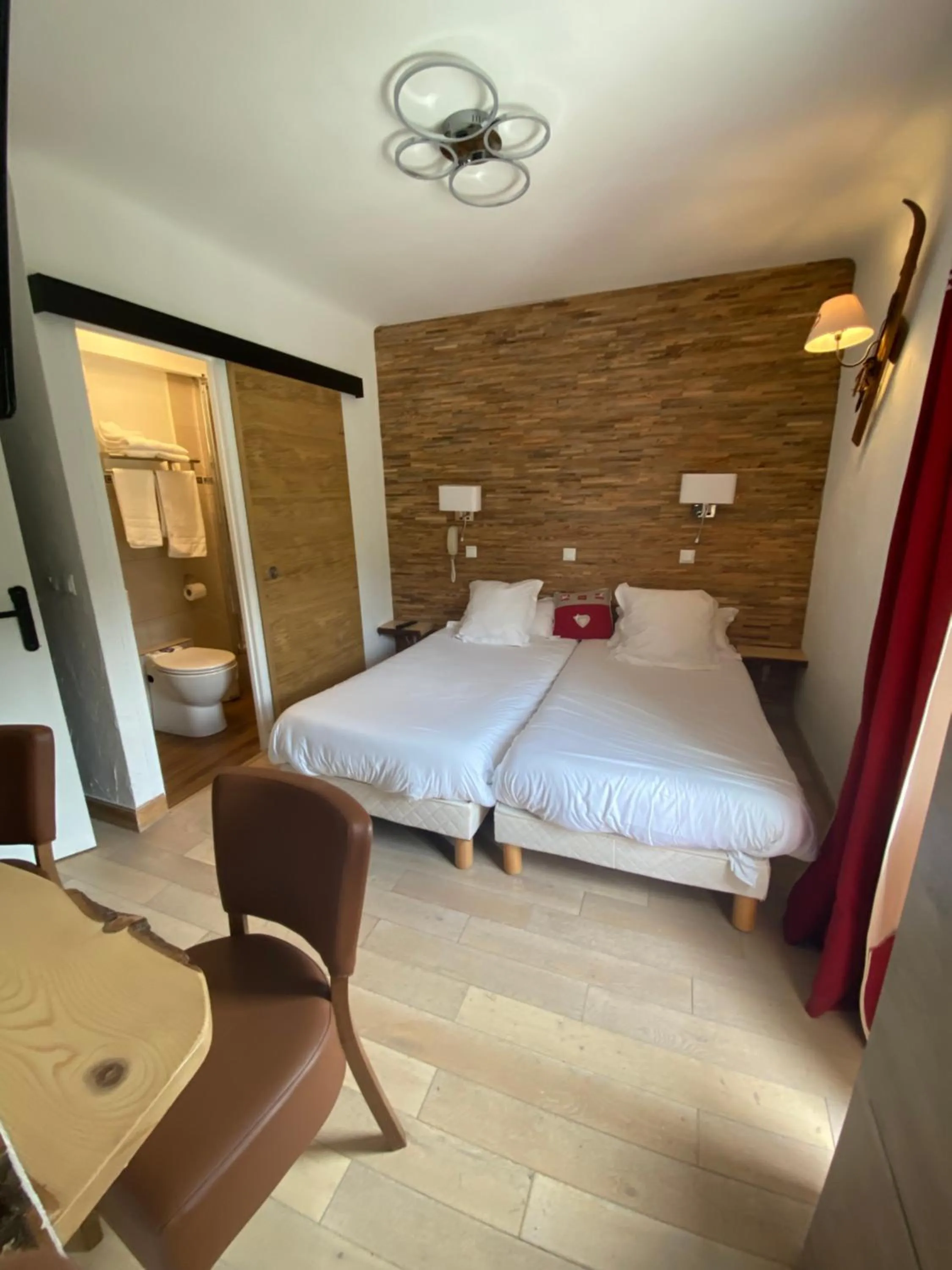 Bed in Hôtel Chastellares