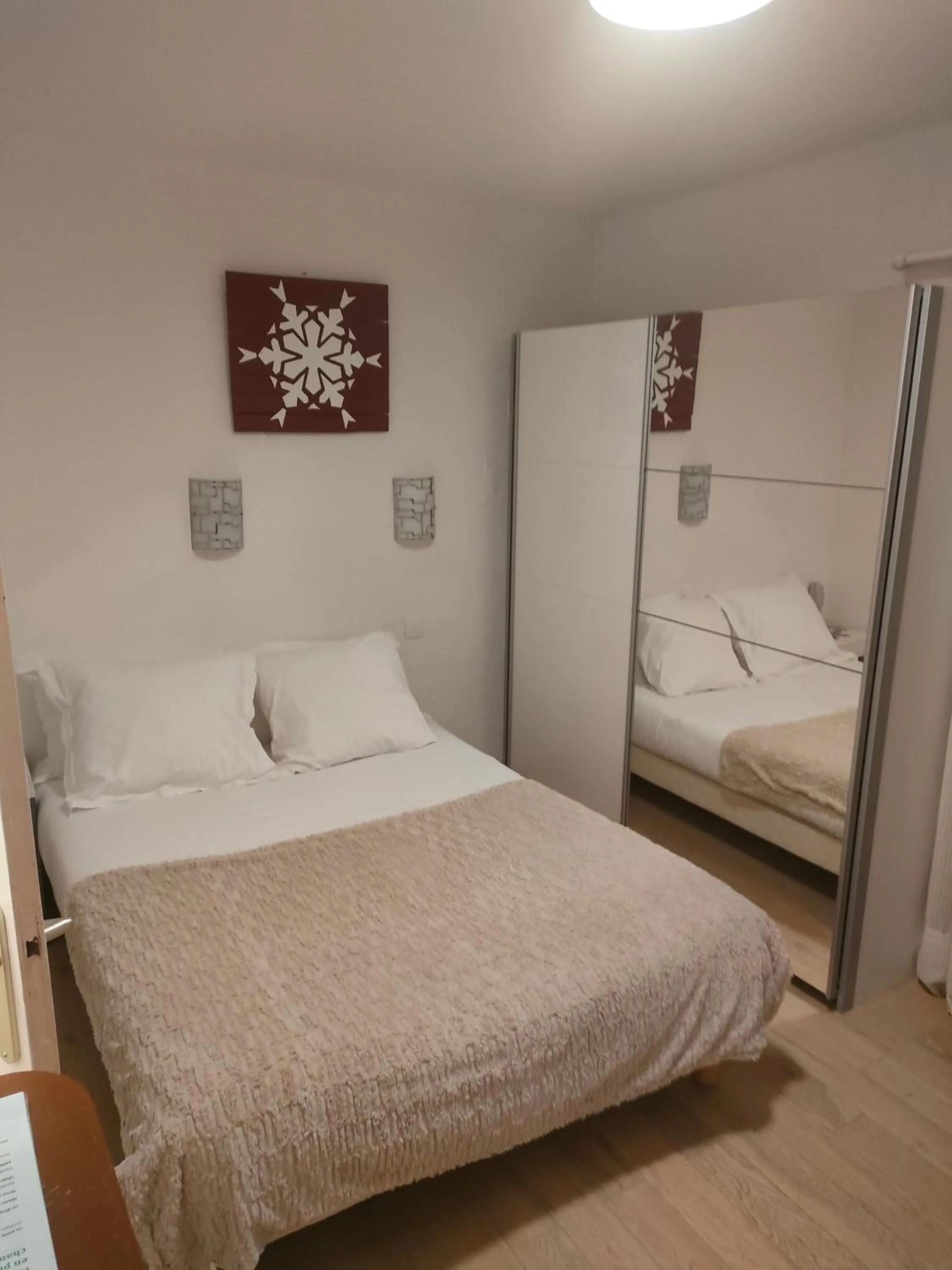 Bed in Hôtel Chastellares