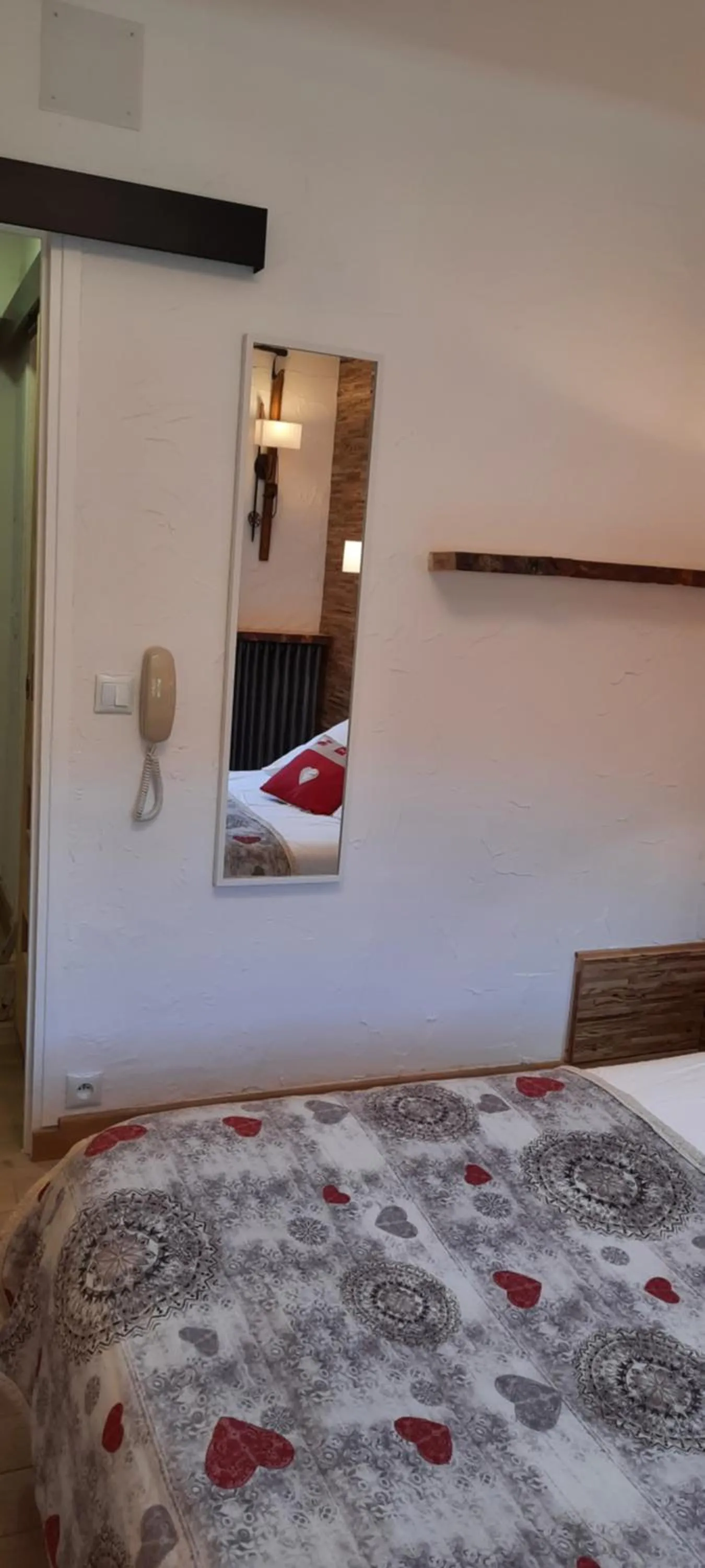 Bed in Hôtel Chastellares