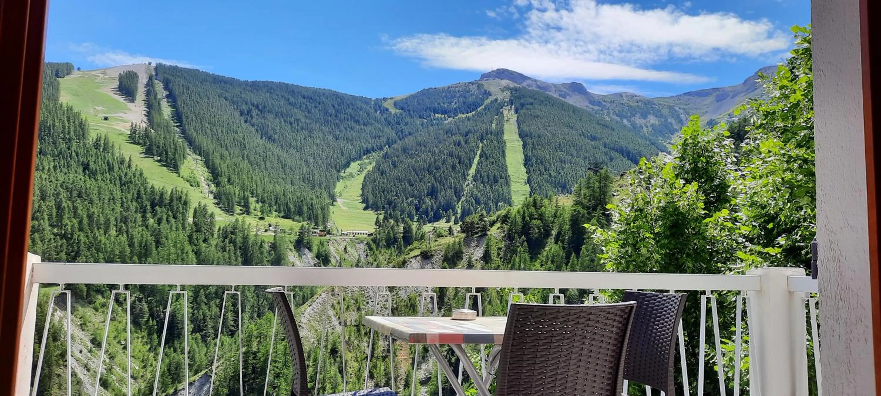 Mountain view in Hôtel Chastellares