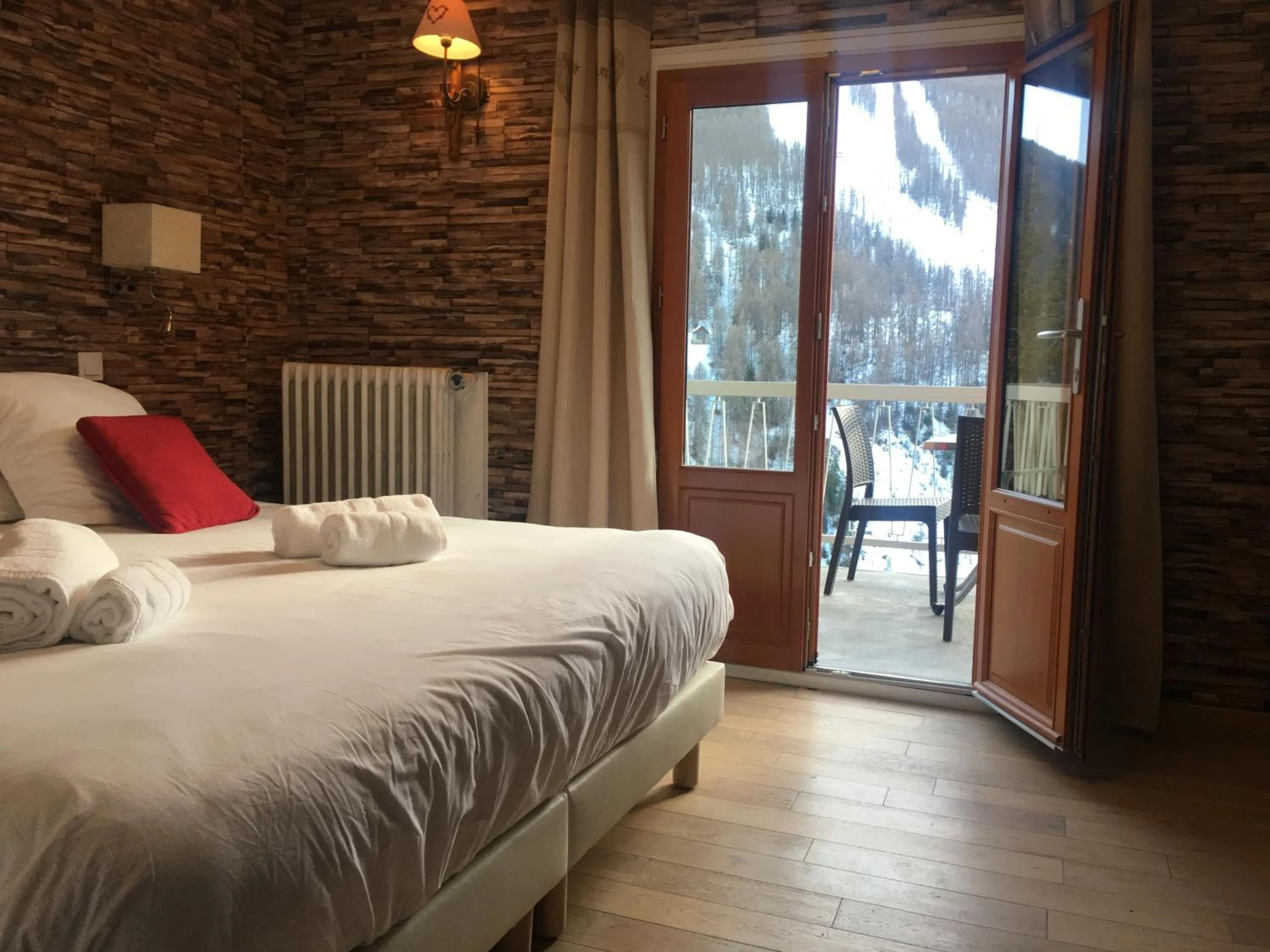 Bed in Hôtel Chastellares