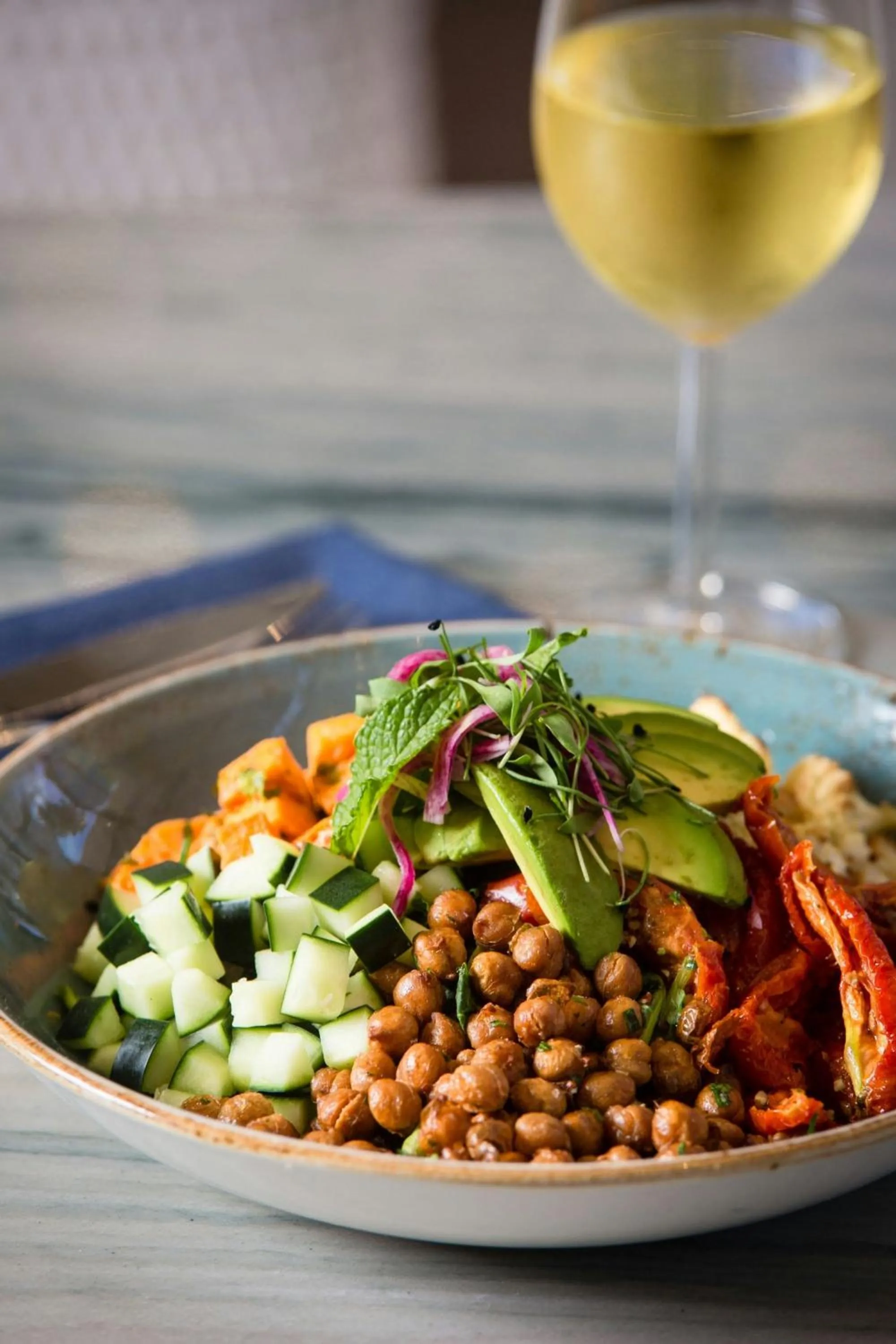 Restaurant/places to eat in Marriott Long Beach Downtown