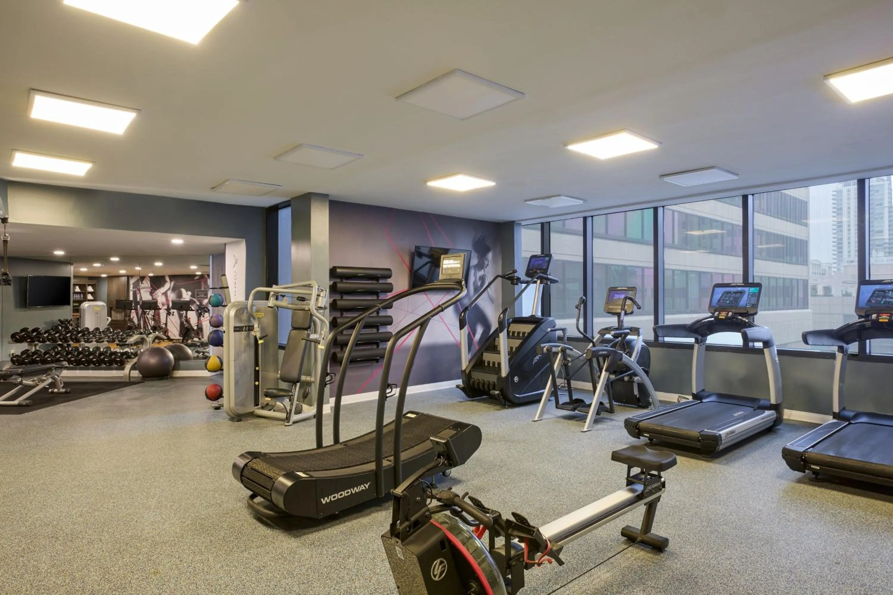 Fitness centre/facilities in Marriott Long Beach Downtown