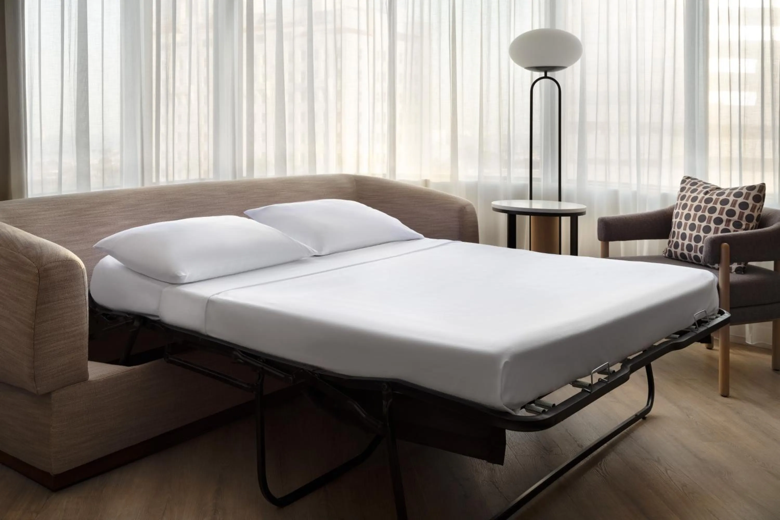 Bed in Marriott Long Beach Downtown