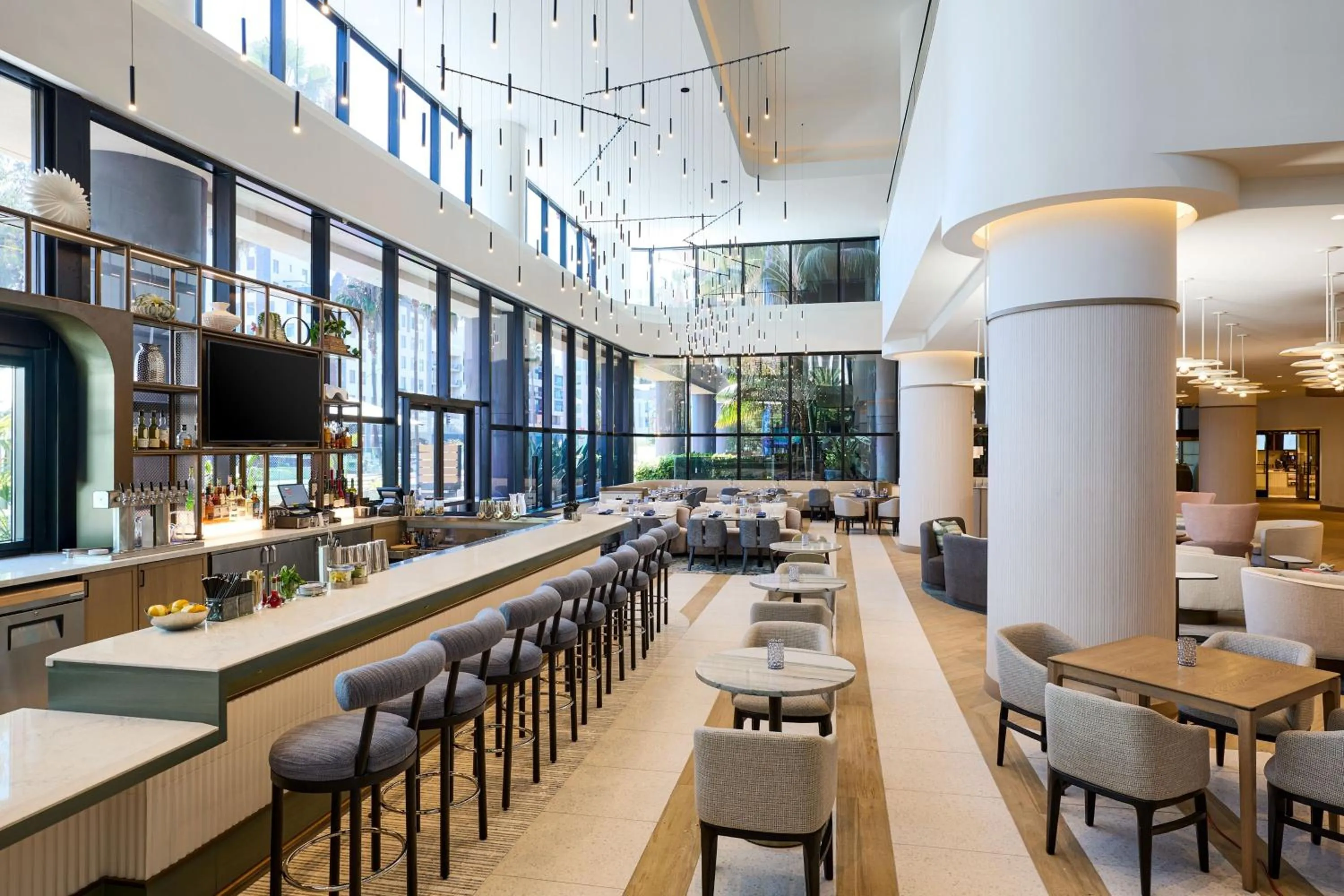 Restaurant/places to eat in Marriott Long Beach Downtown