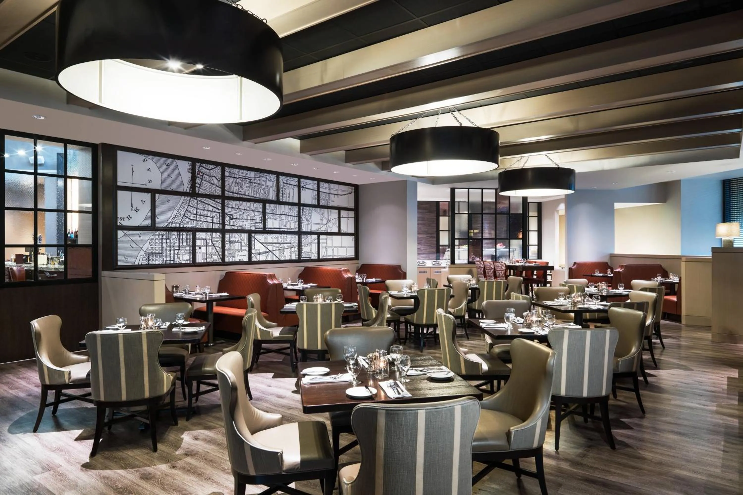 Restaurant/places to eat in Sheraton Memphis Downtown Hotel