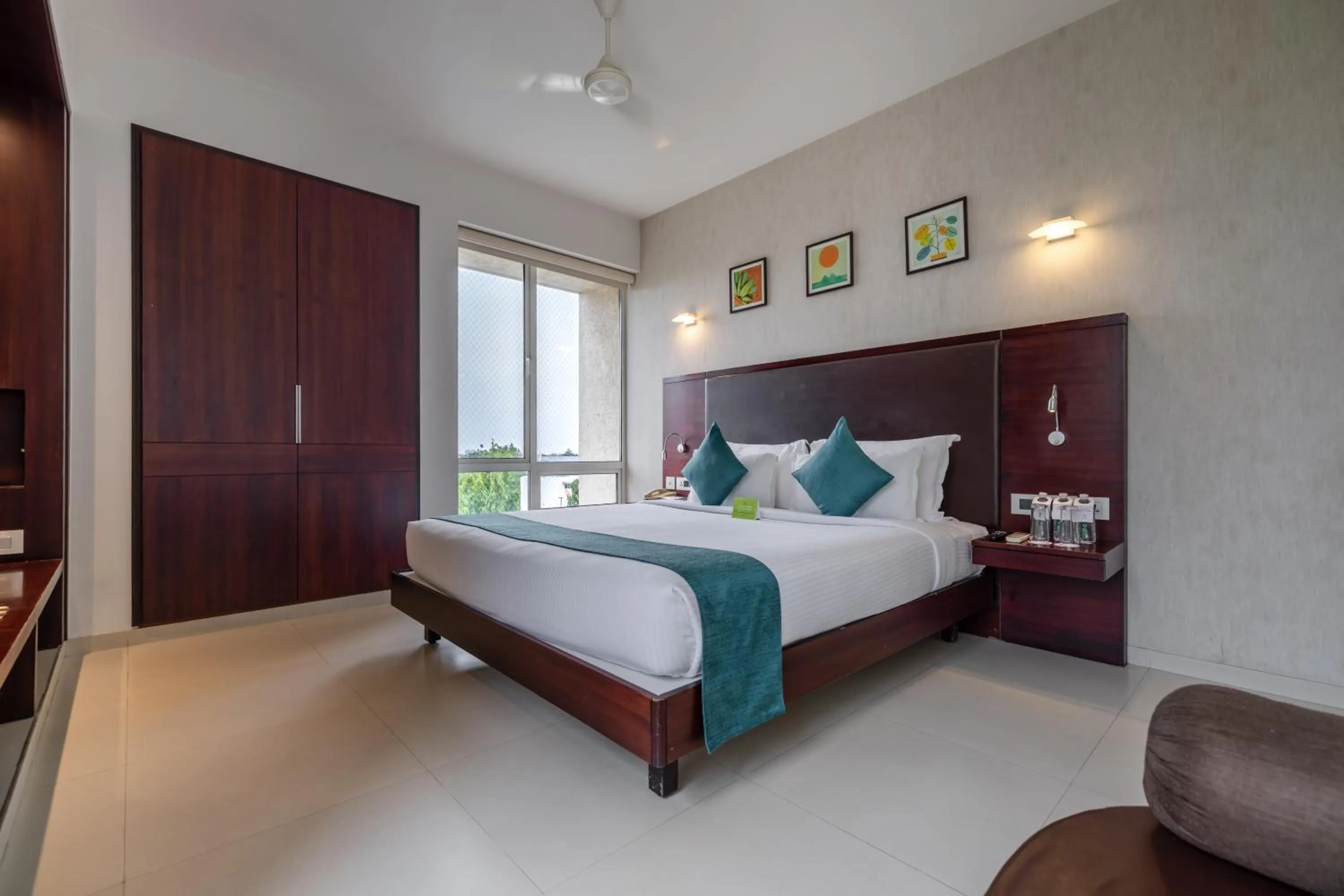 Bedroom, Bed in Quality Inn Patria Suites, Rajkot