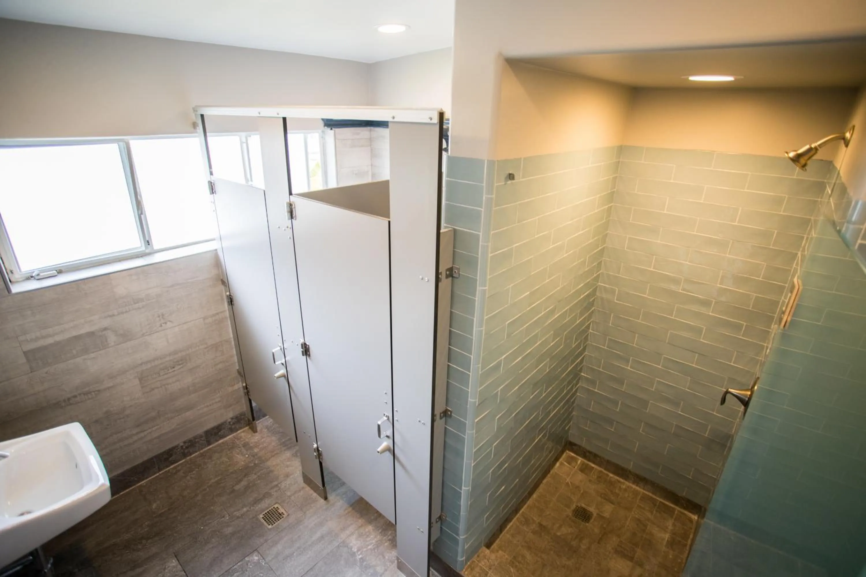 Shower in Ocean Park Hotel