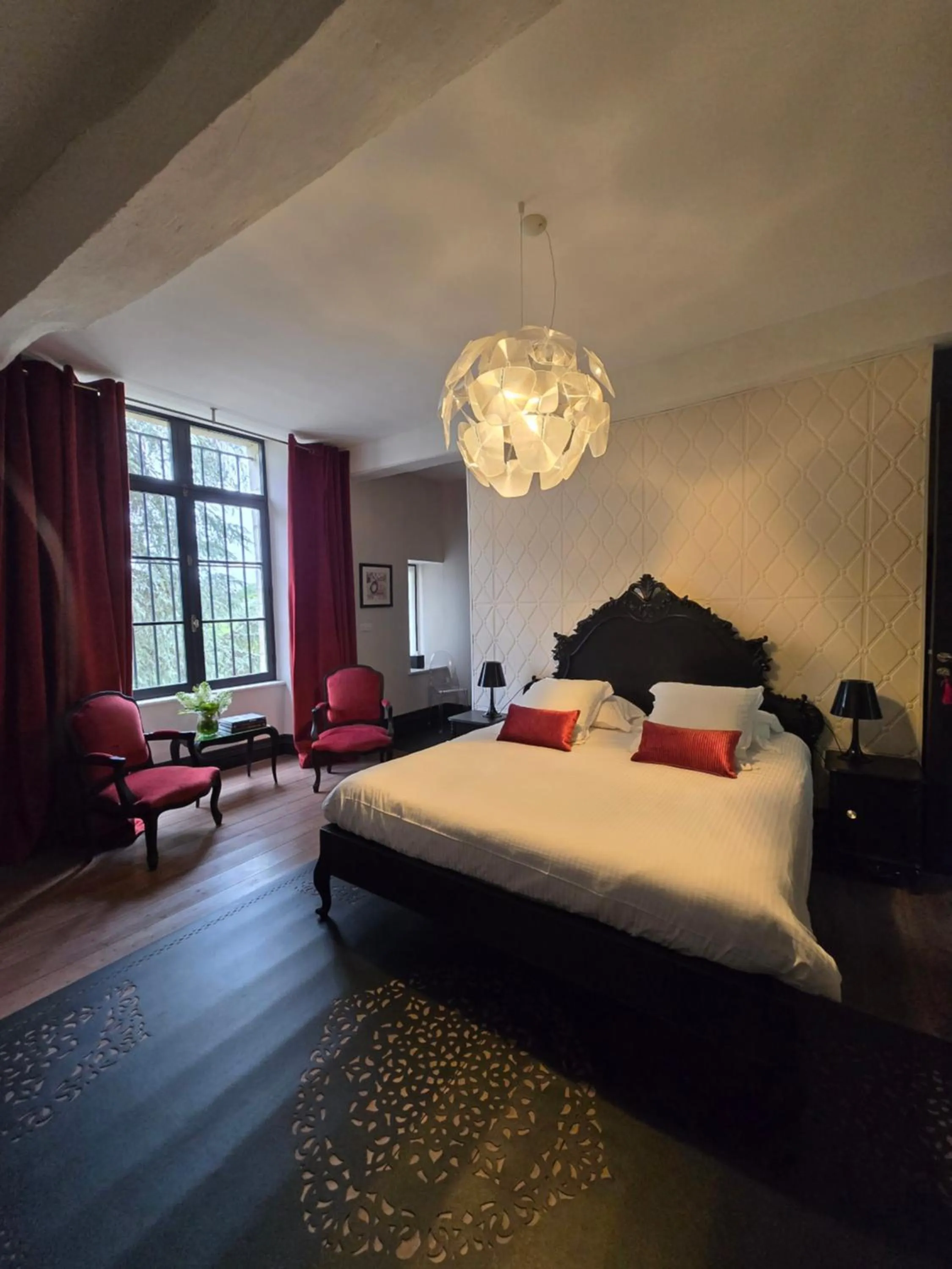 Bedroom, Bed in Château de Courtebotte