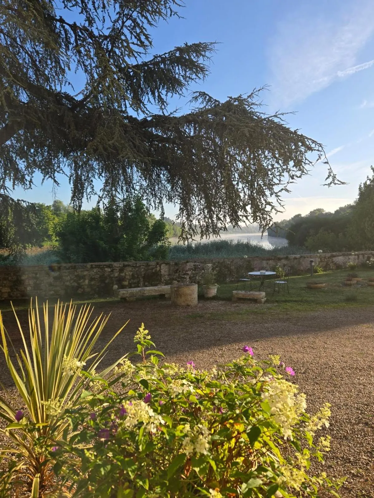 River view in Château de Courtebotte