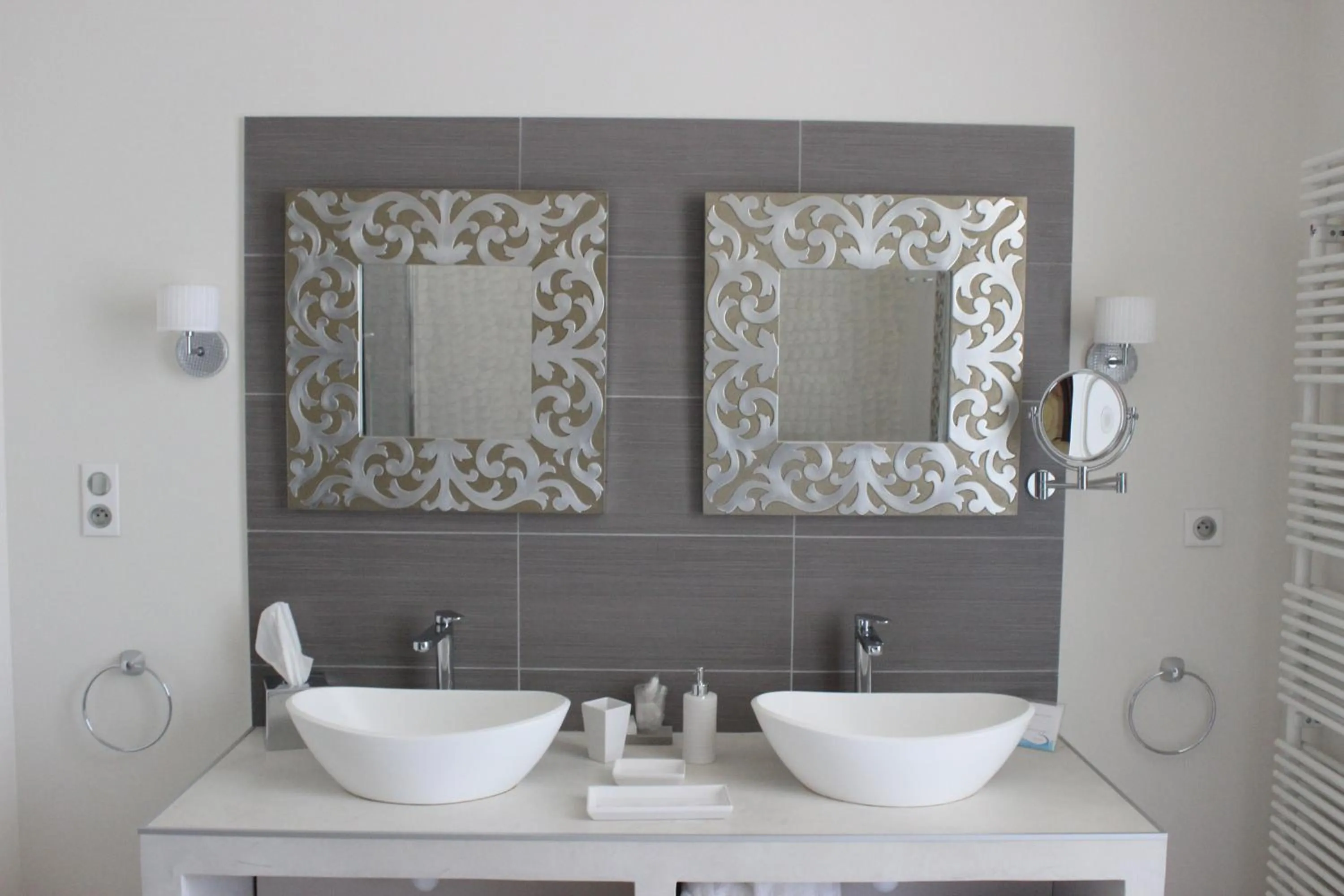 Bathroom in Château de Courtebotte