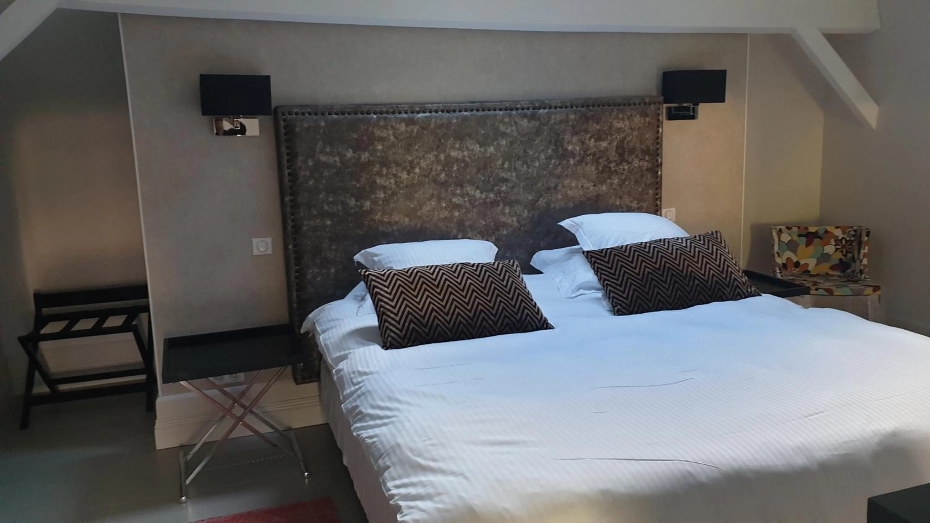 Bedroom, Bed in Château de Courtebotte