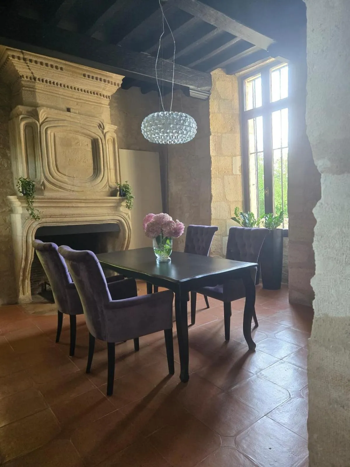 Dining area in Château de Courtebotte