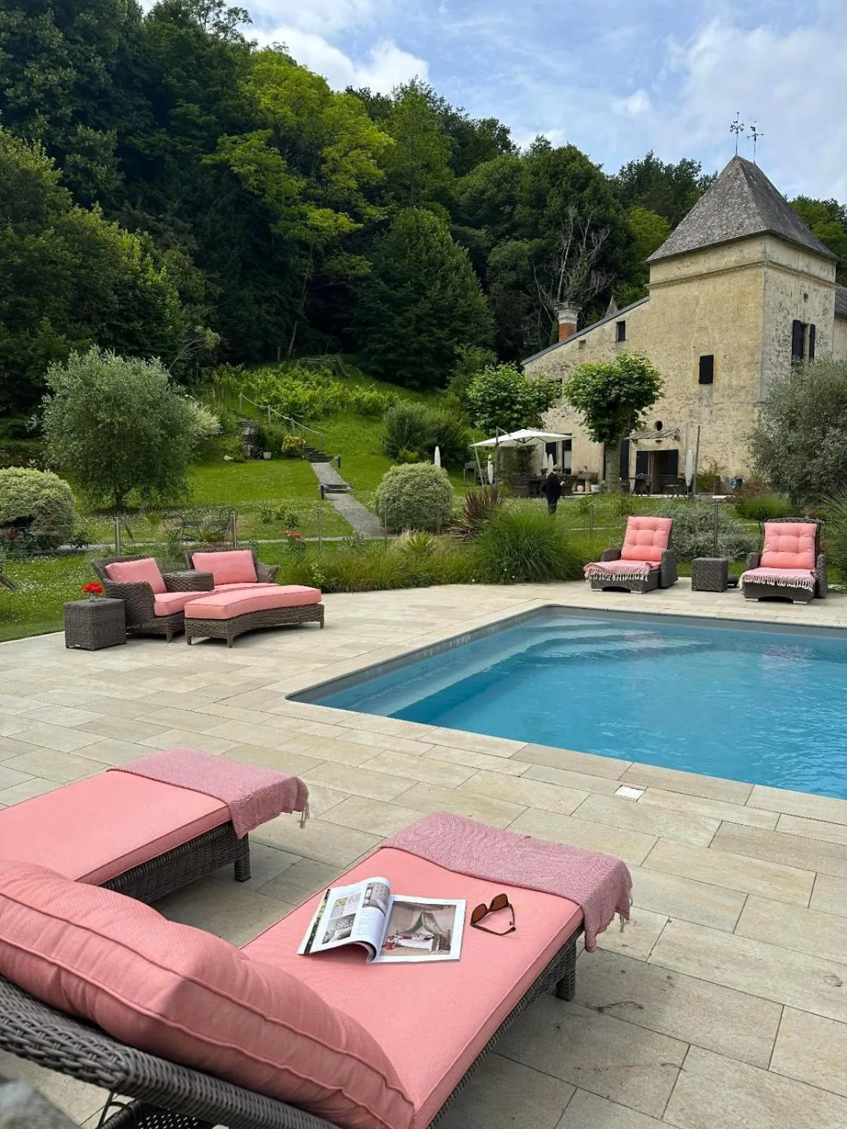 Swimming pool in Château de Courtebotte
