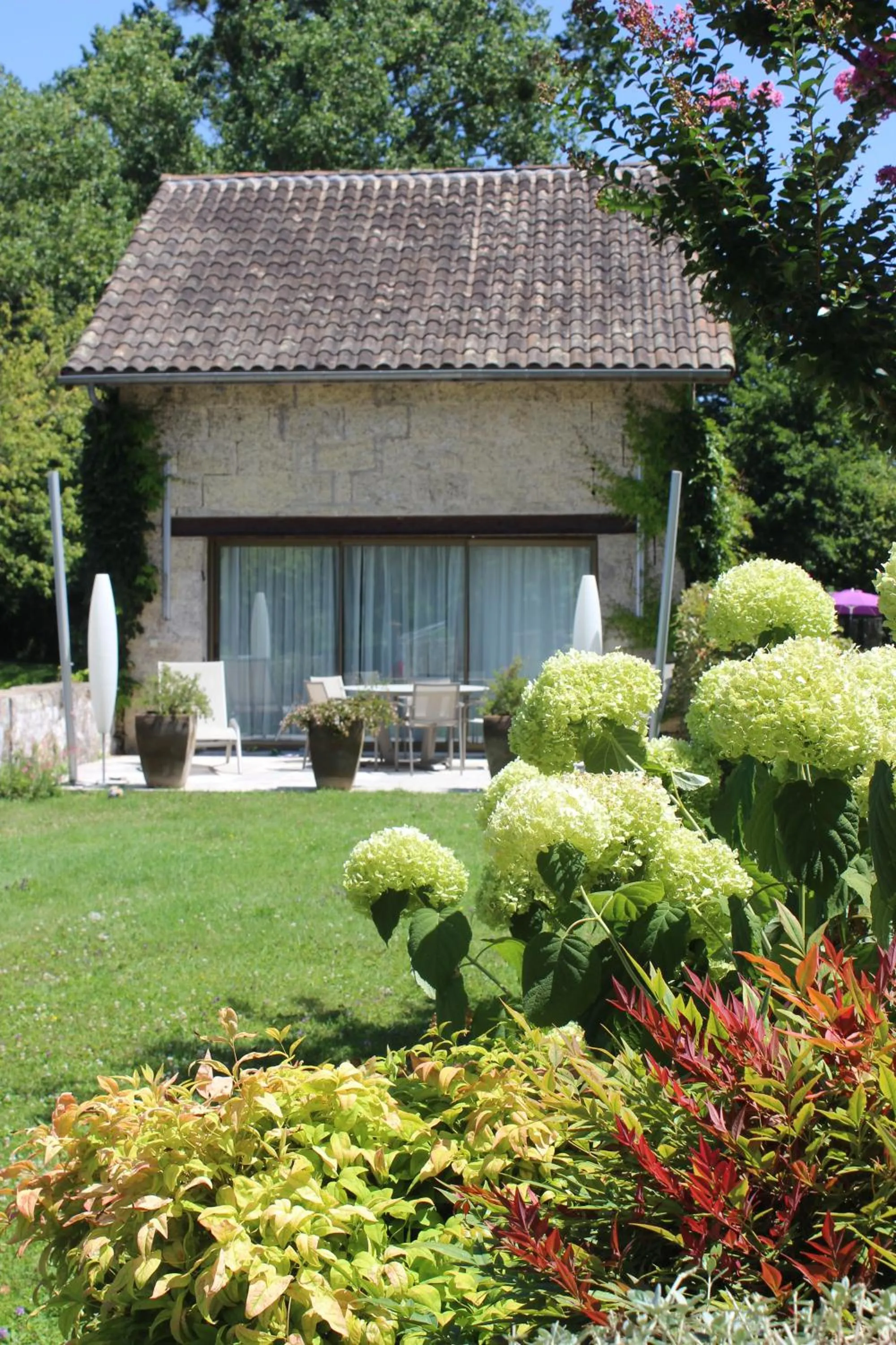 Property building in Château de Courtebotte