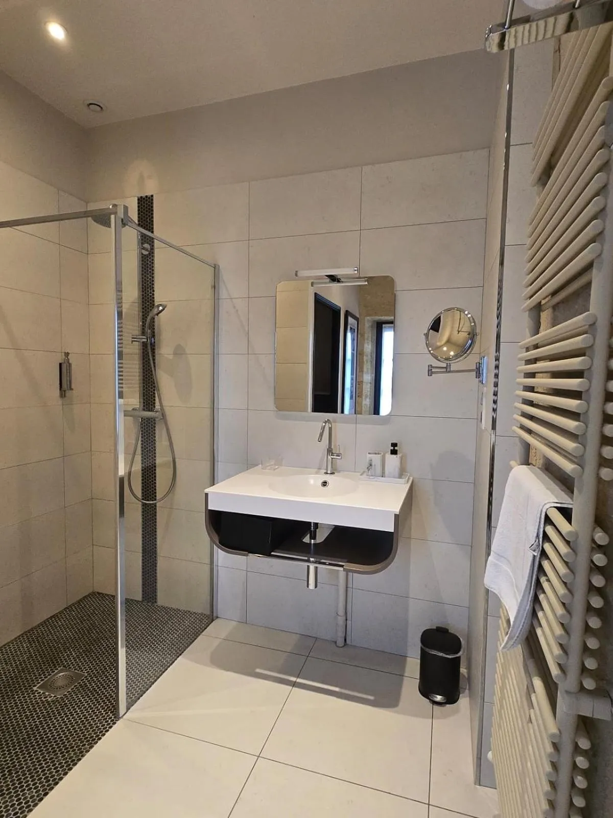 Bathroom in Château de Courtebotte