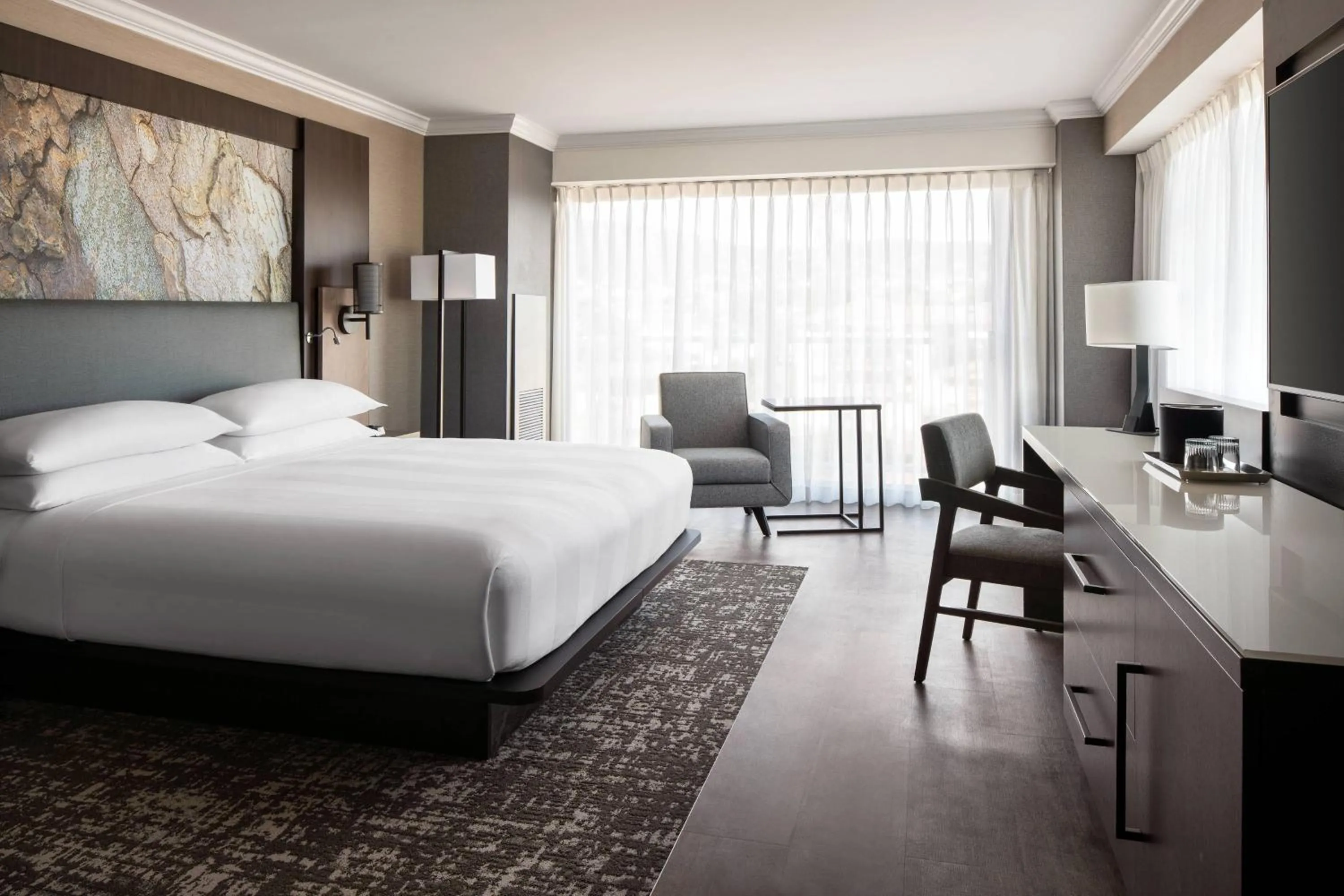 Photo of the whole room, Bed in Monterey Marriott