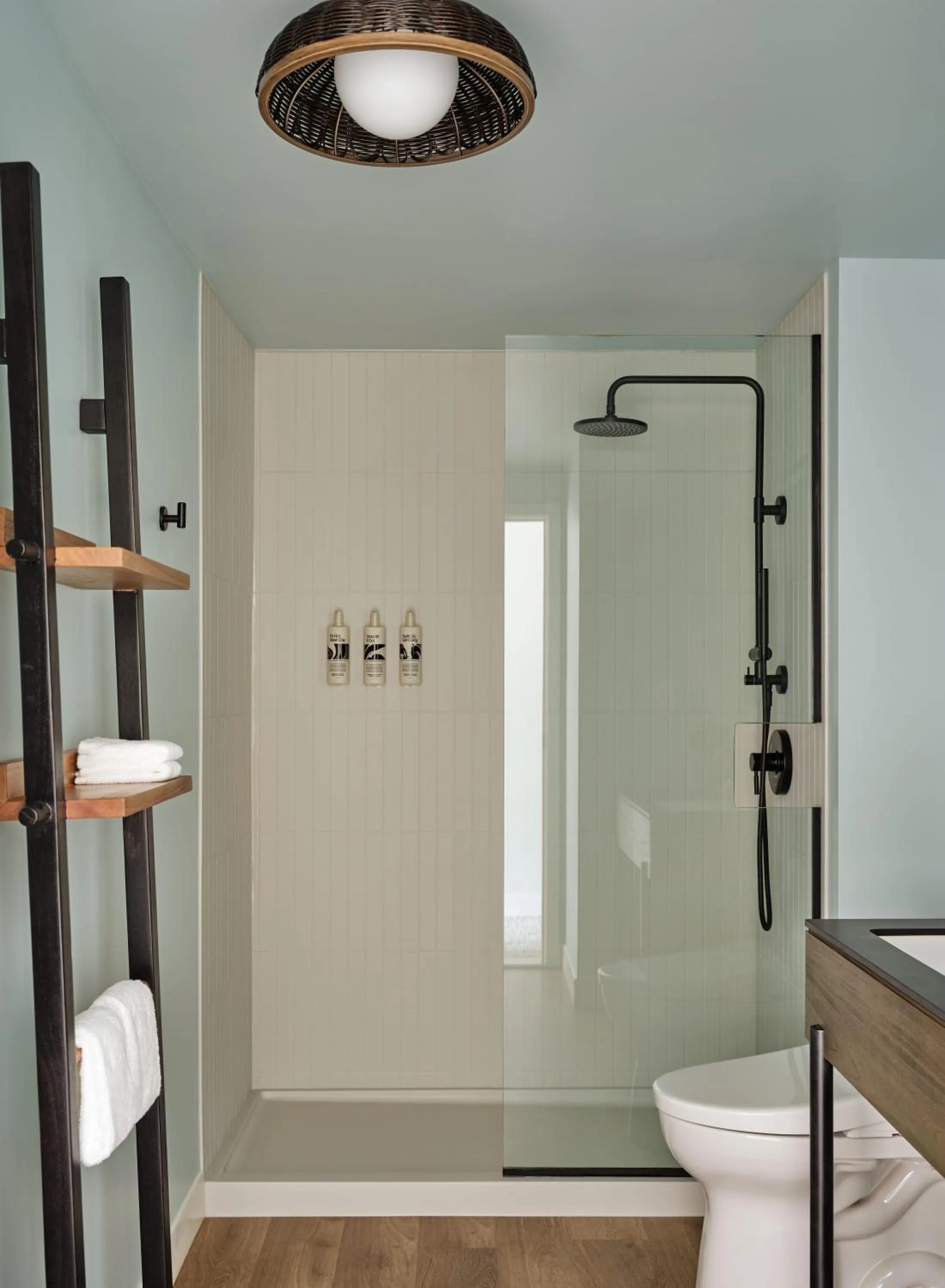 Shower in Romer House Waikiki