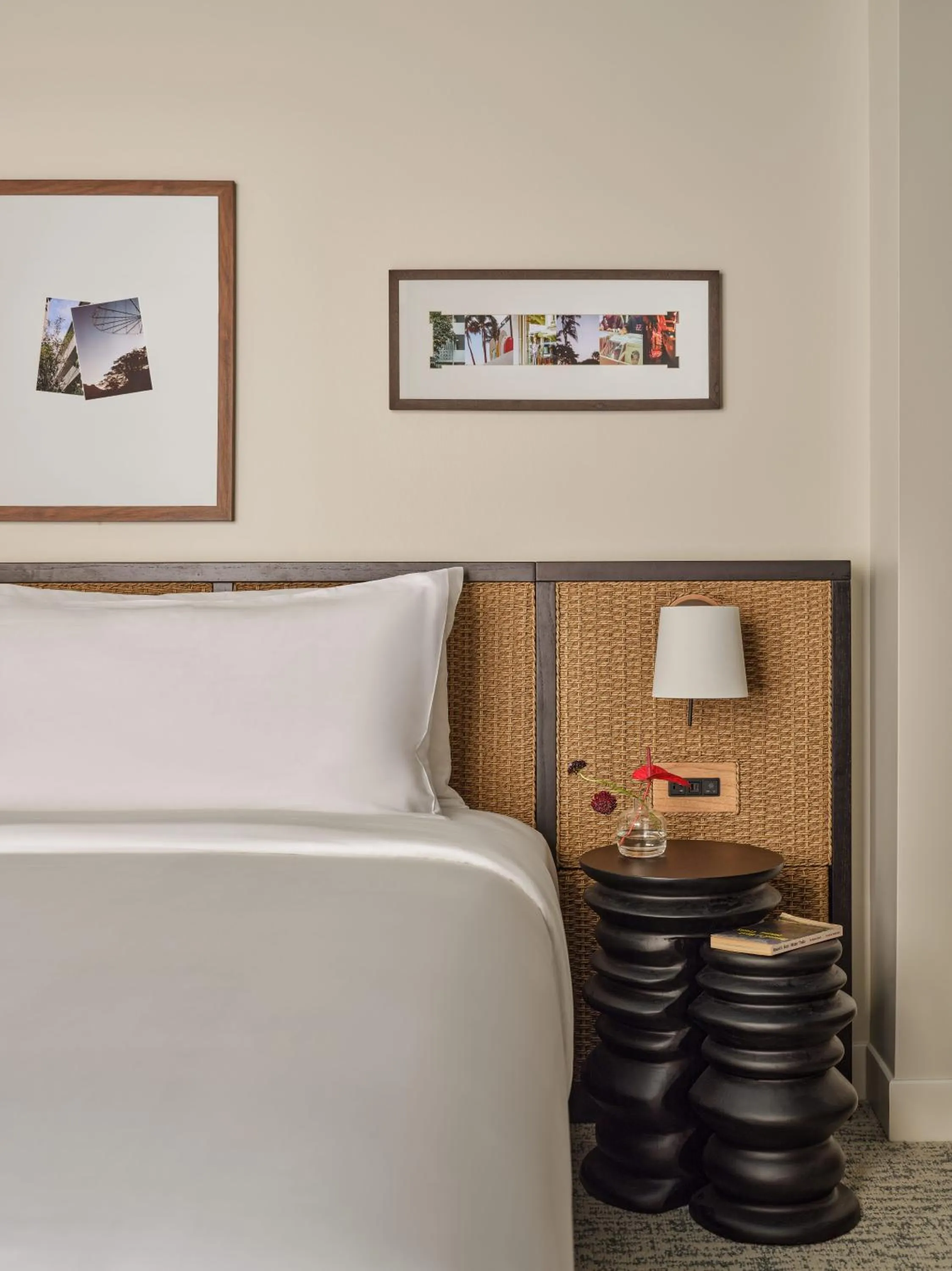 Bed in Romer House Waikiki