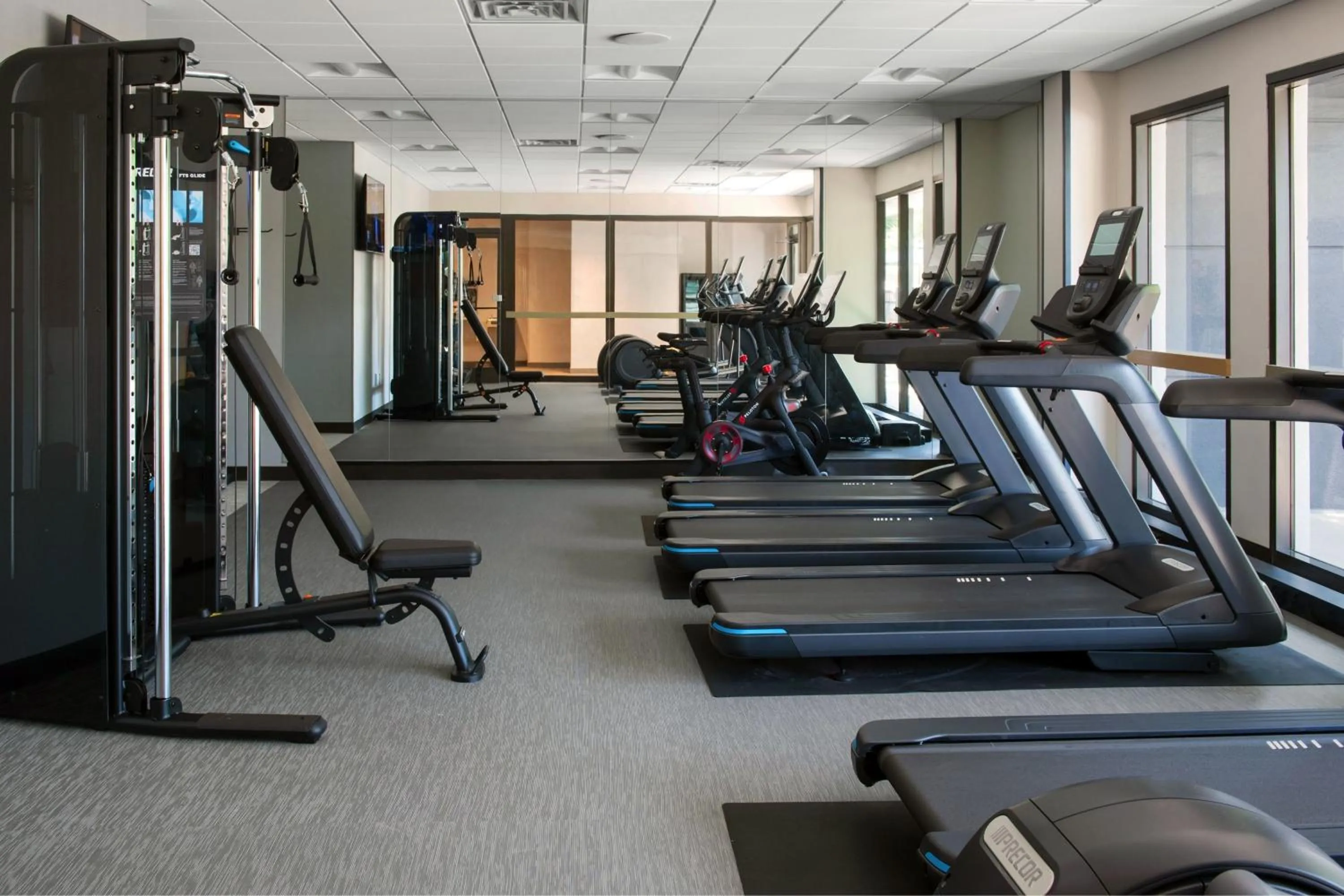Fitness centre/facilities in Courtyard by Marriott New Orleans Metairie