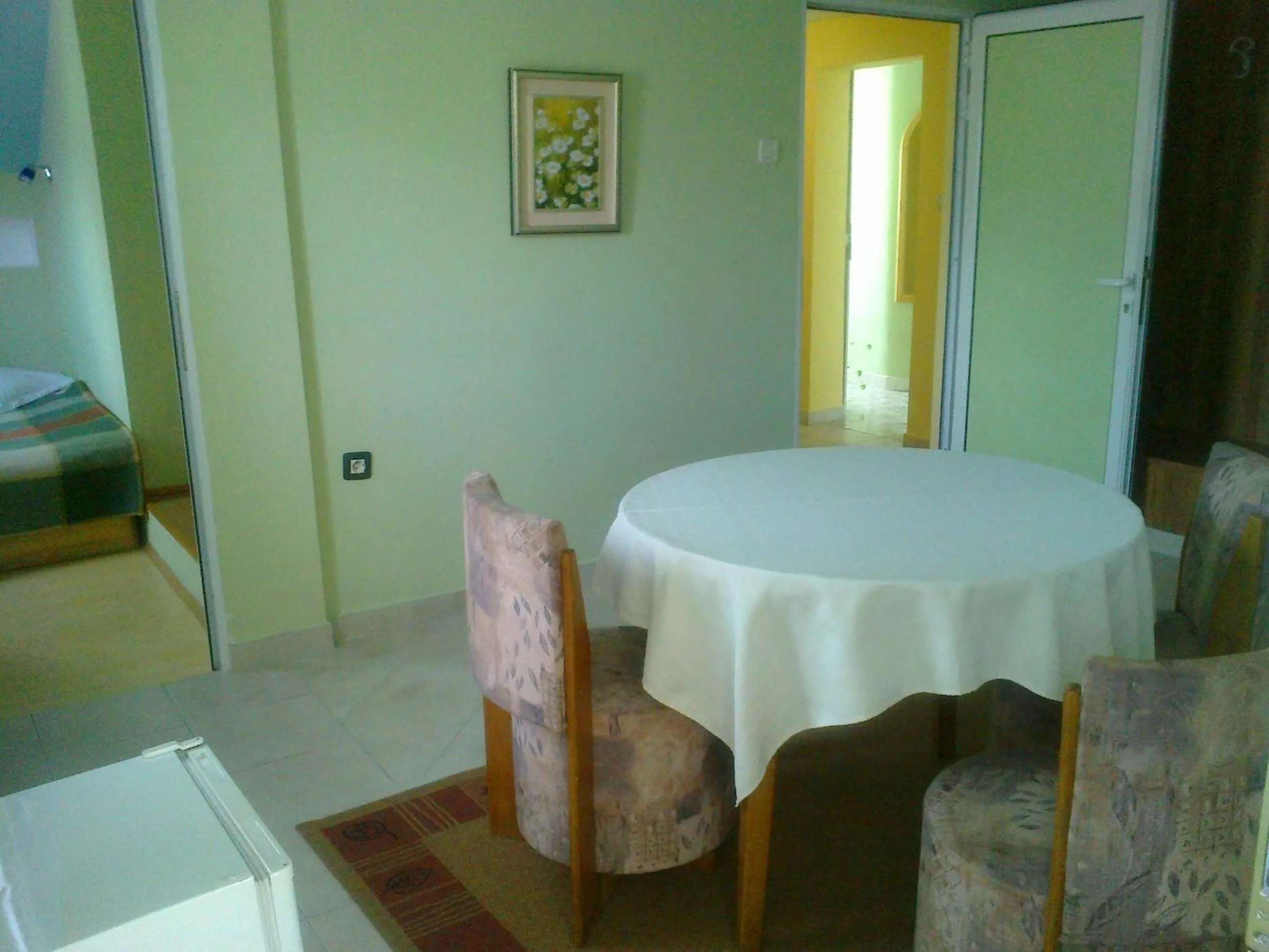 Communal lounge/ TV room in Family Hotel Sonata