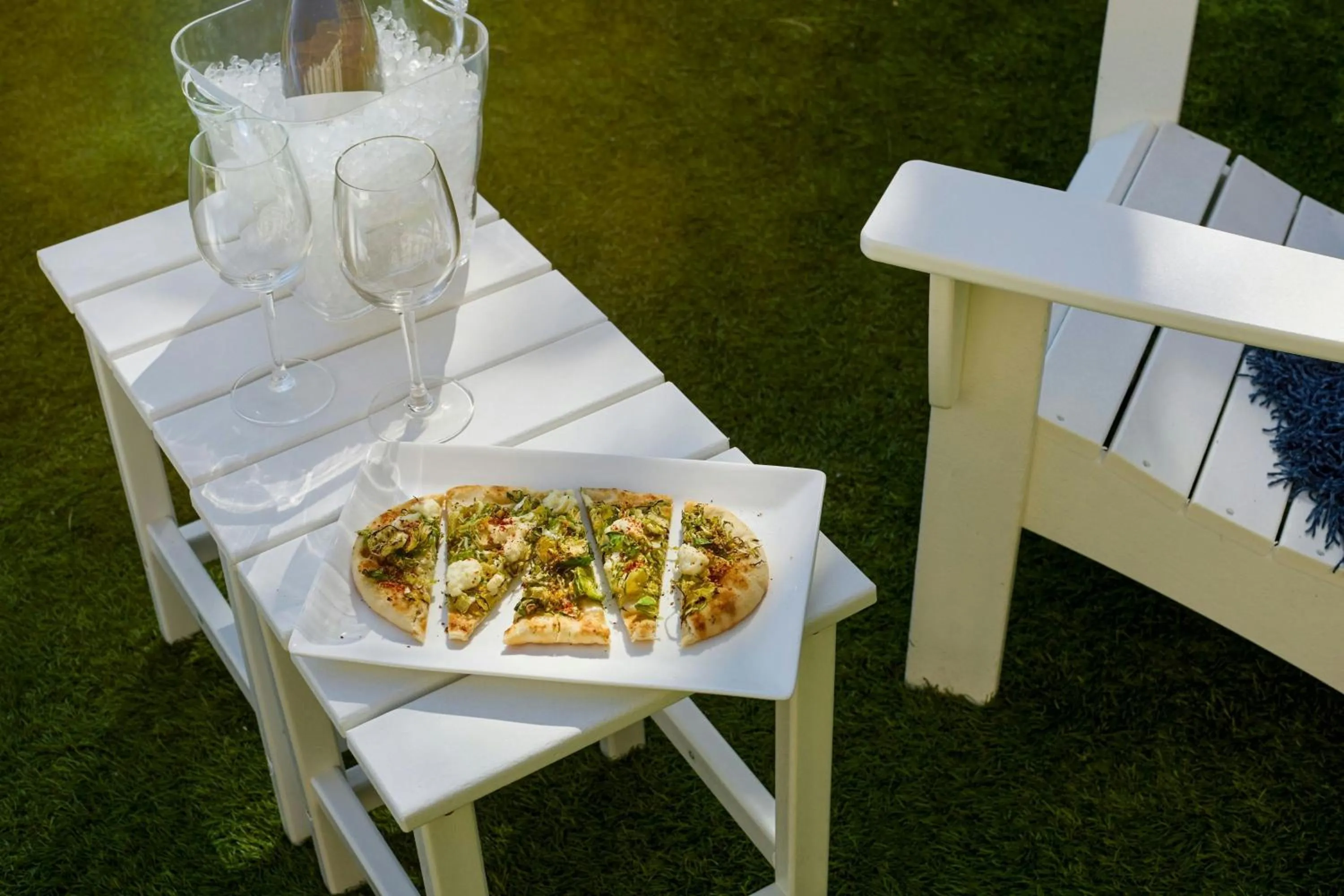 Restaurant/places to eat in Newport Beach Marriott Bayview