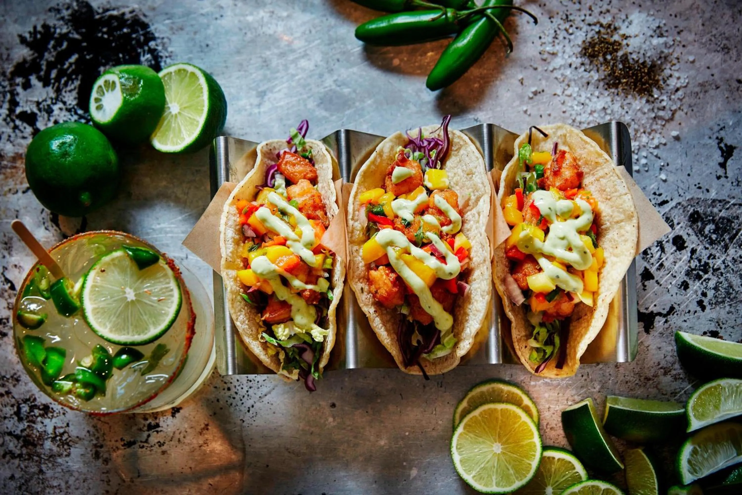 Lounge or bar in Newport Beach Marriott Bayview