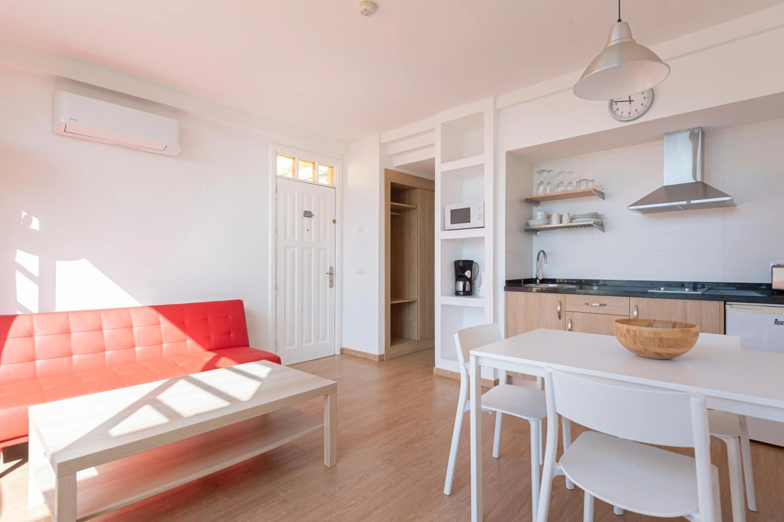 Kitchen or kitchenette in Apartamentos Cordial Judoca Beach