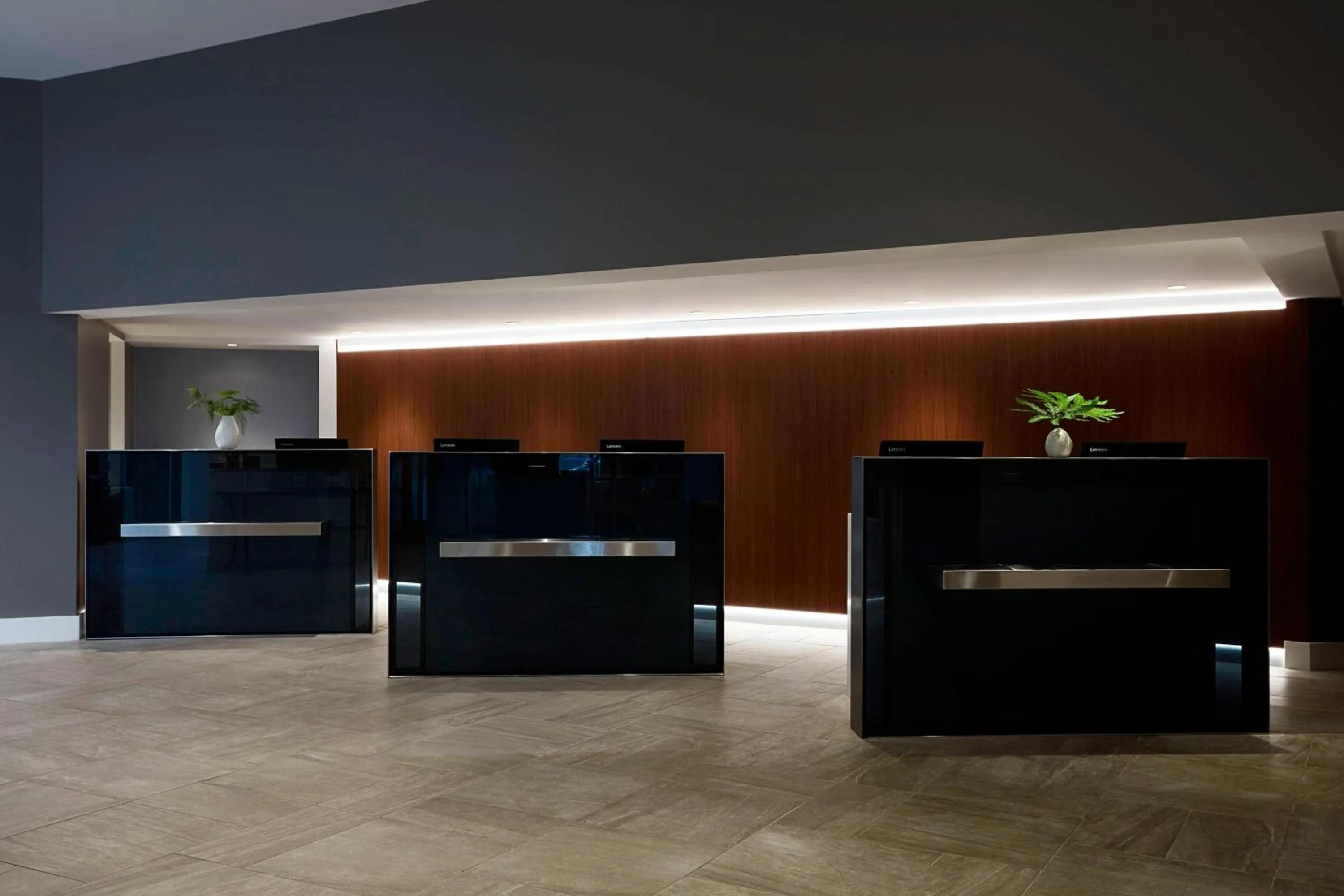 Lobby or reception in Long Island Marriott Hotel