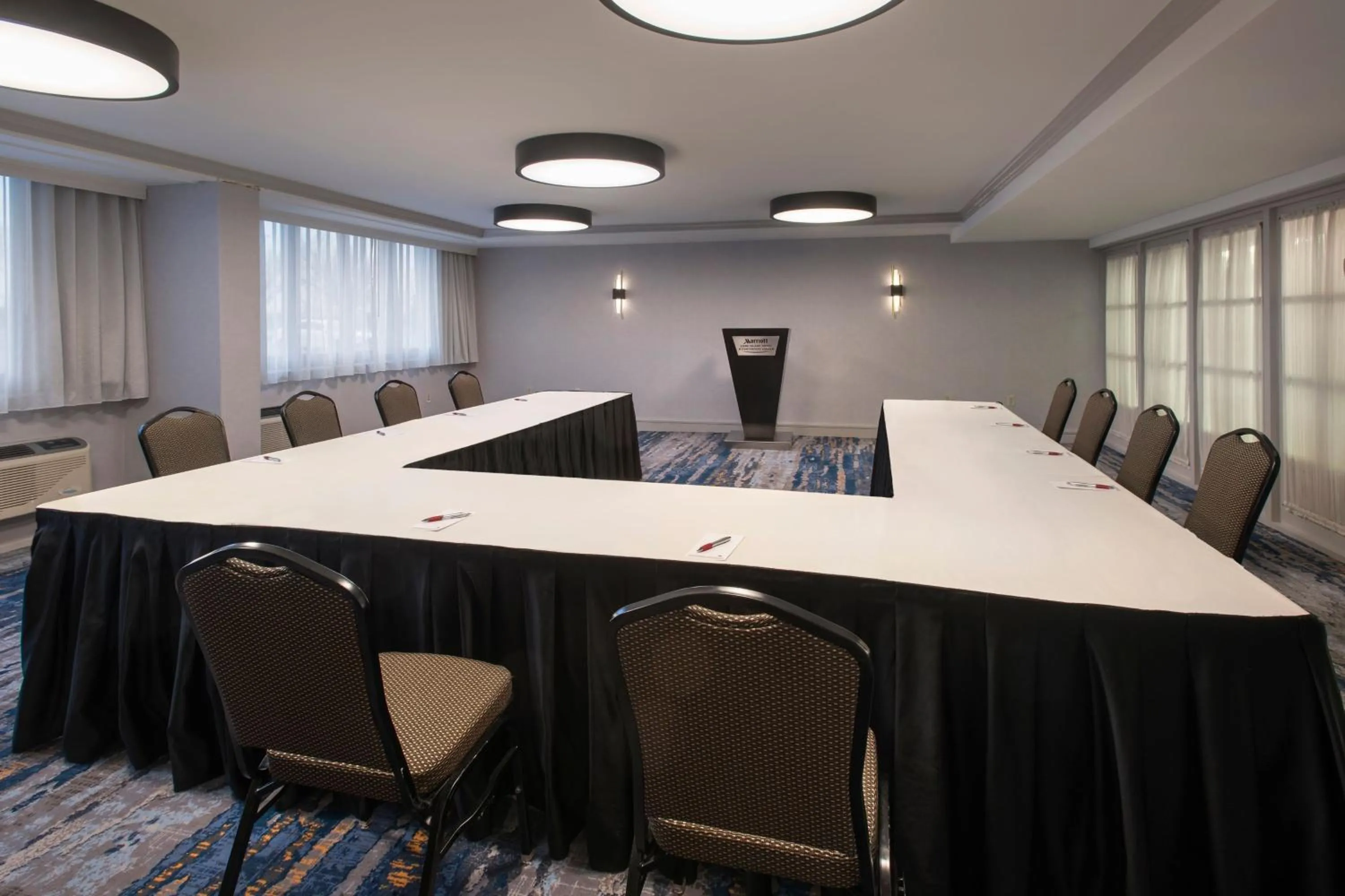 Meeting/conference room in Long Island Marriott Hotel