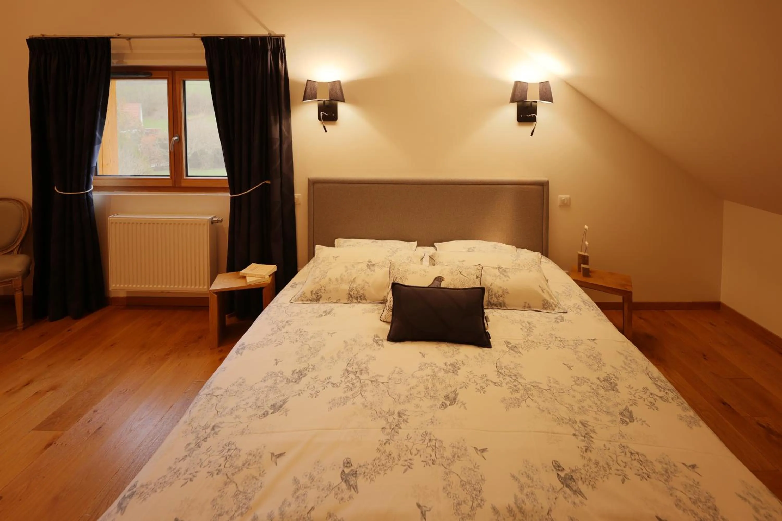 Bedroom, Bed in Maison d'hôtes & SPA La Scierie