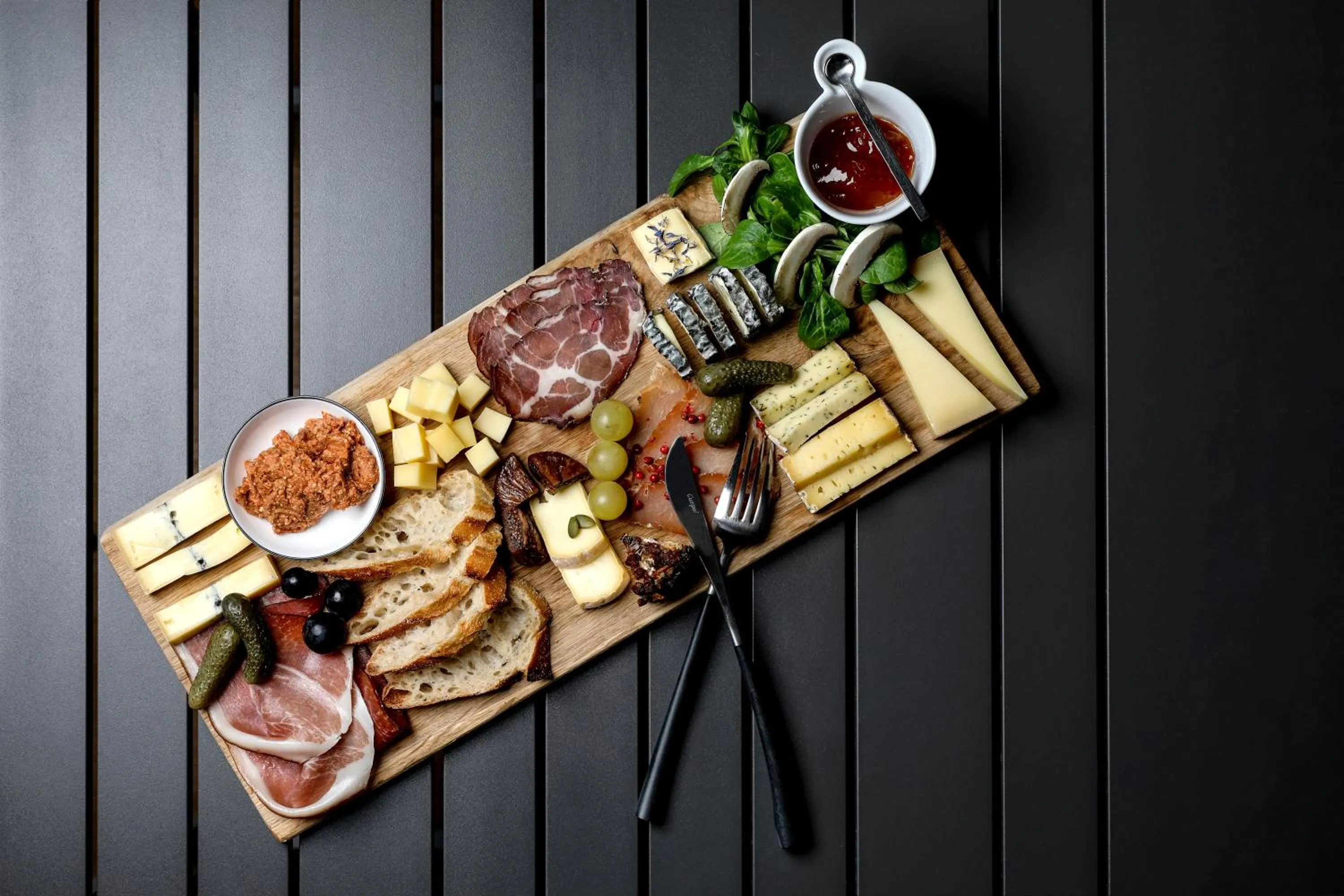 Restaurant/places to eat in Maison d'hôtes & SPA La Scierie