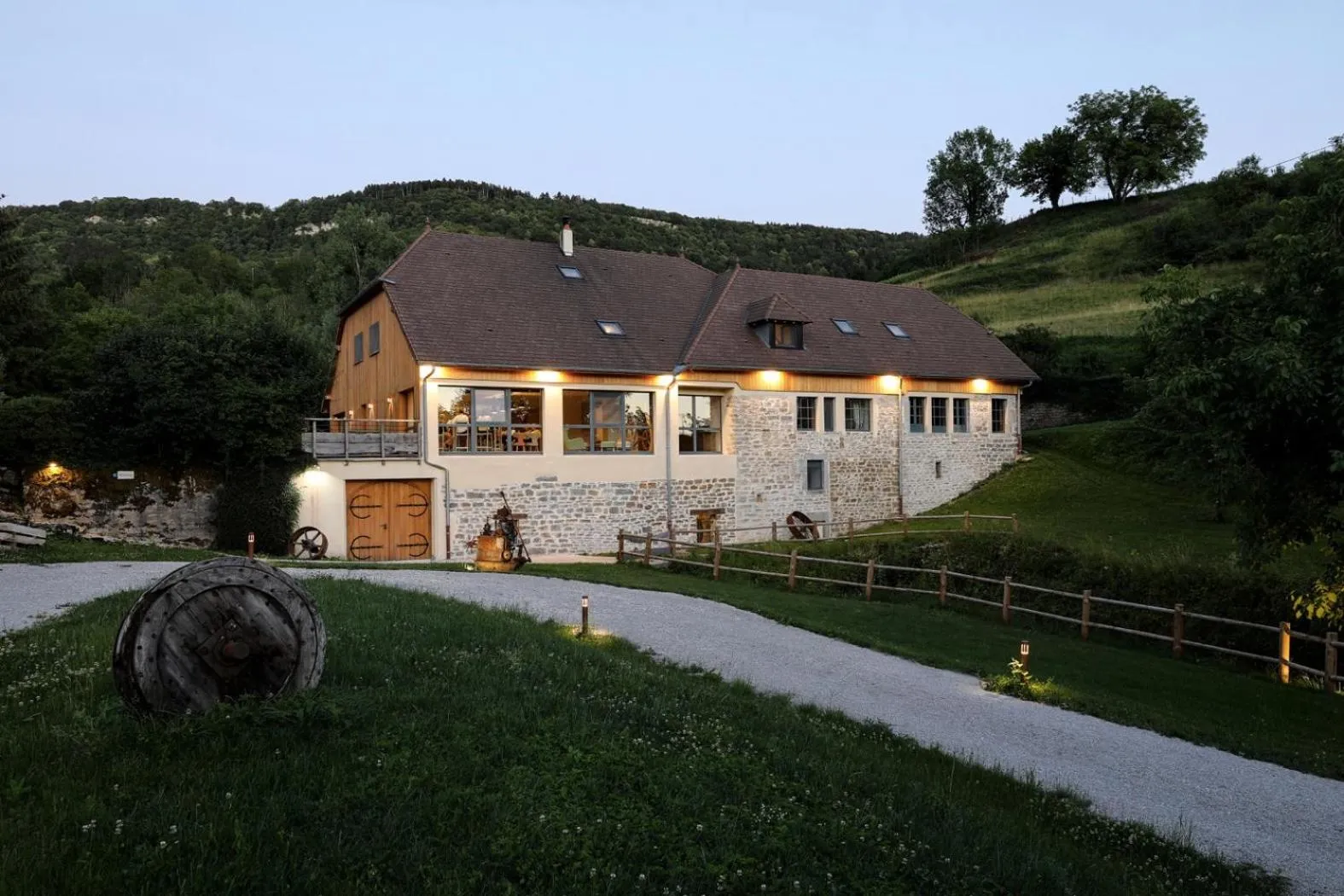 Swimming pool in Maison d'hôtes & SPA La Scierie