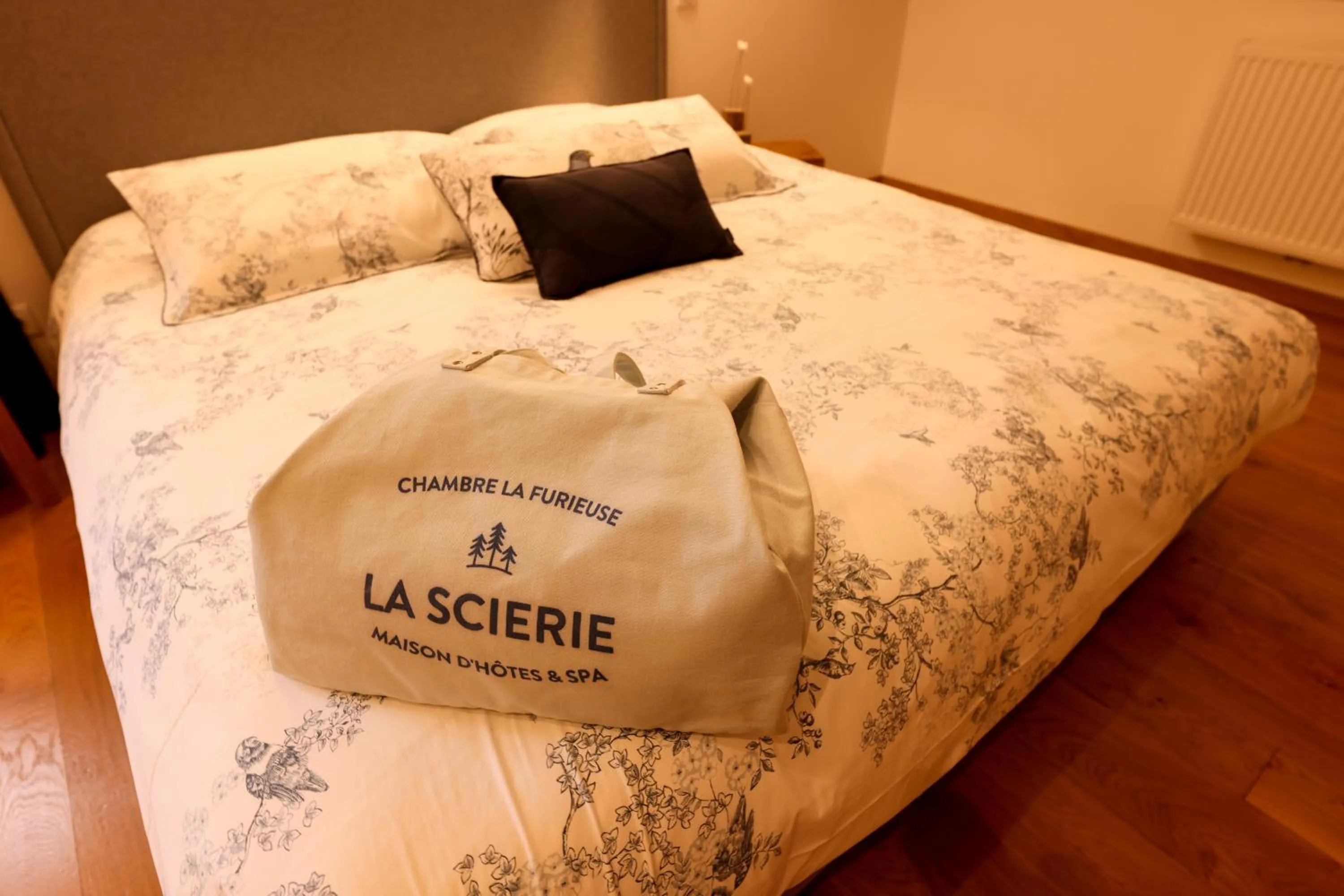 Bedroom, Bed in Maison d'hôtes & SPA La Scierie